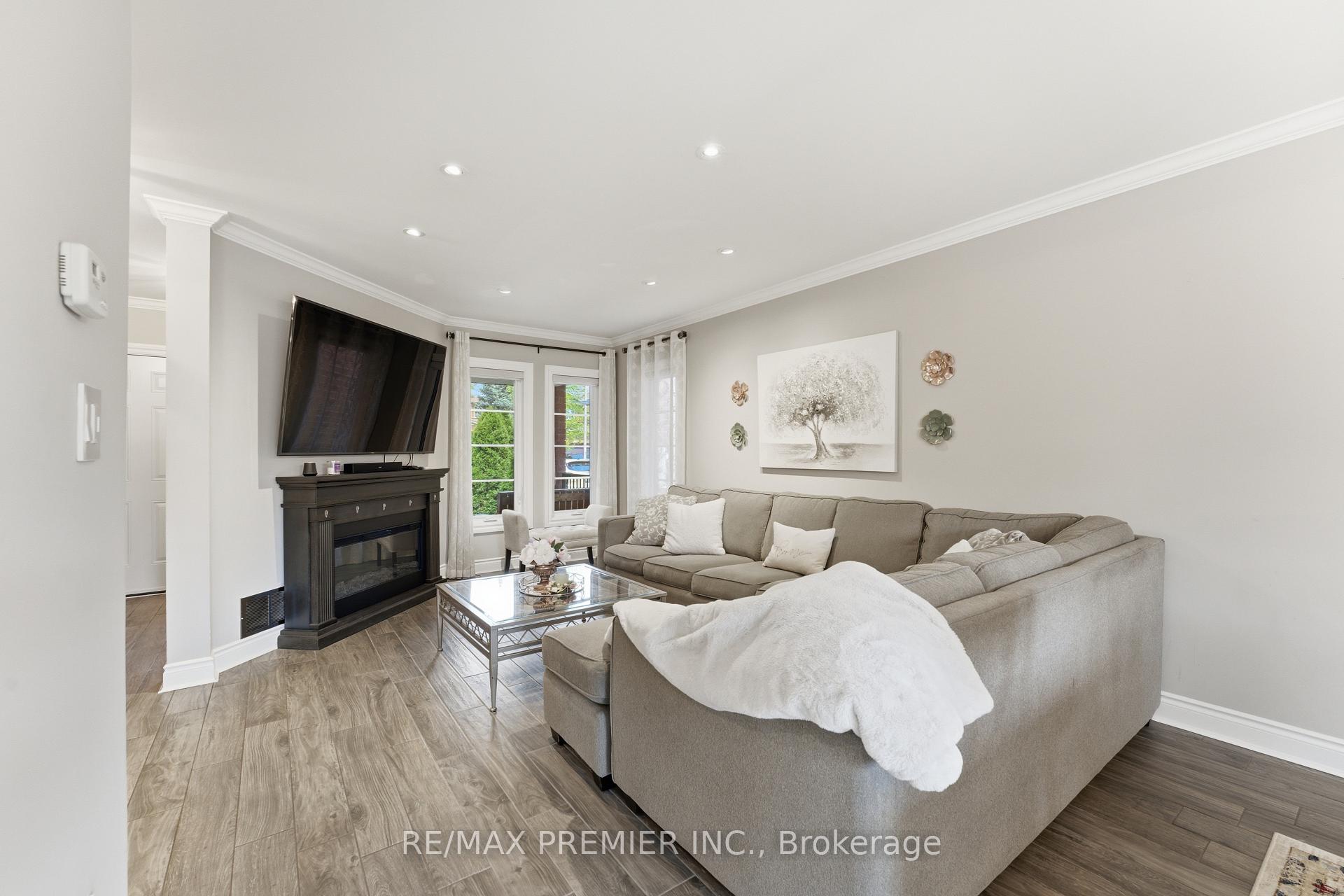 Photo 10 of 37 Princeton Gate, Vaughan, Maple — HOMEH