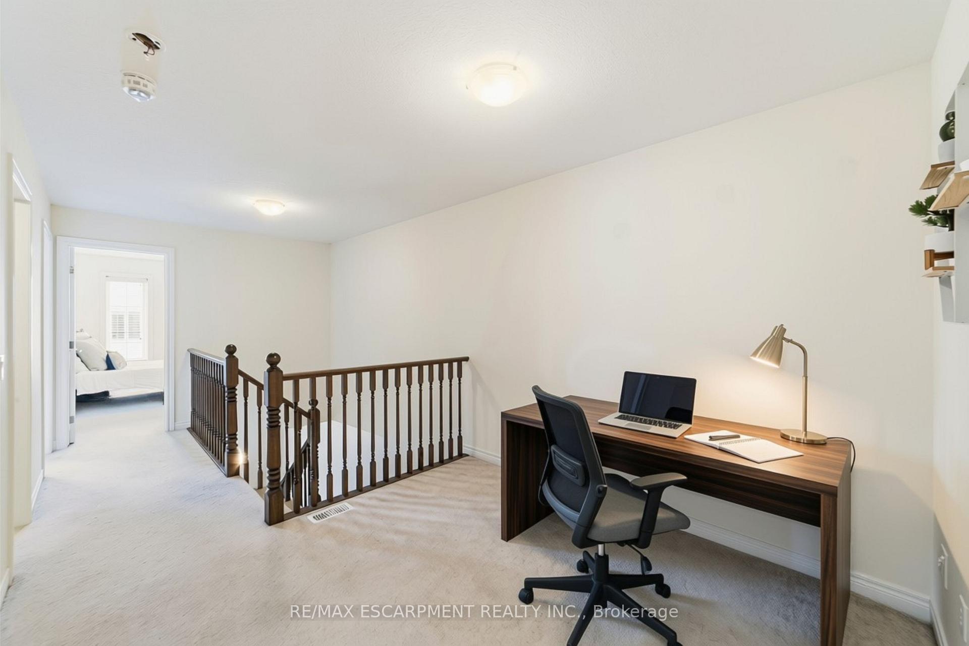 Photo 11 of 17 Southshore Crescent, Hamilton, Lakeshore — HOMEH
