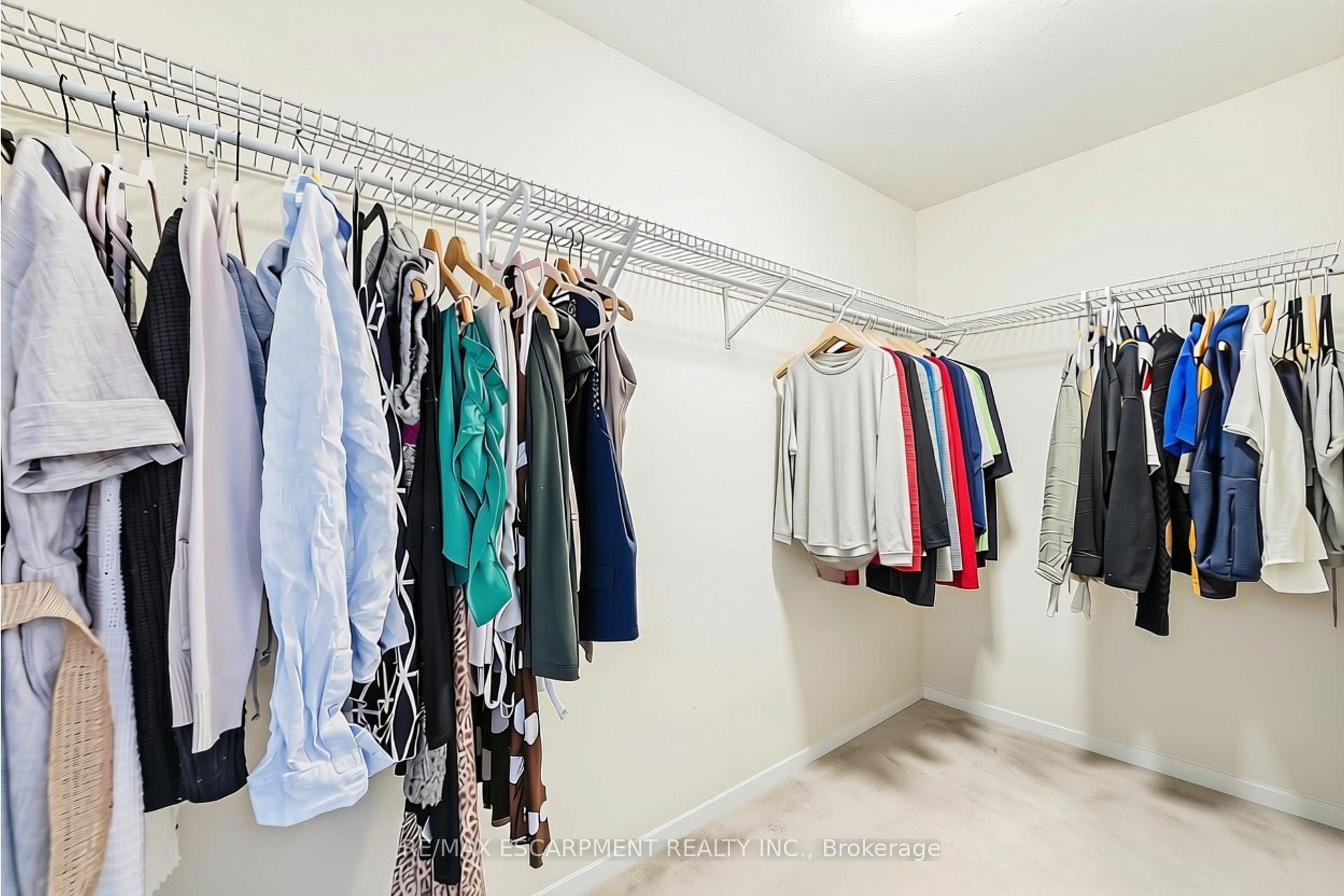 Photo 13 of 17 Southshore Crescent, Hamilton, Lakeshore — HOMEH