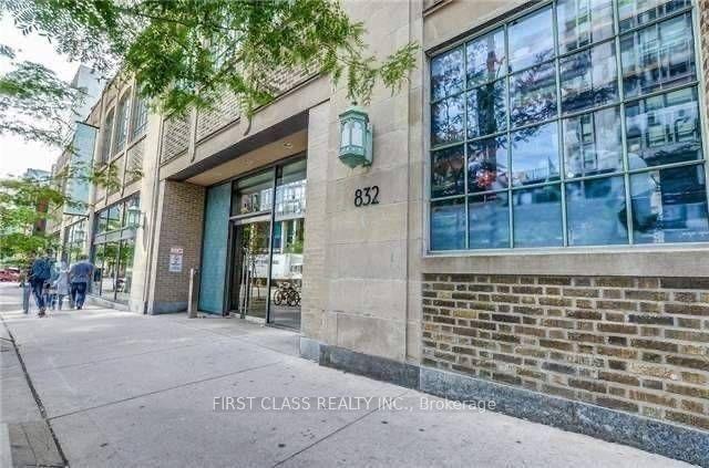 Photo 2 of Unit 2401, 832 Bay Street, Toronto, Bay Street Corridor — HOMEH