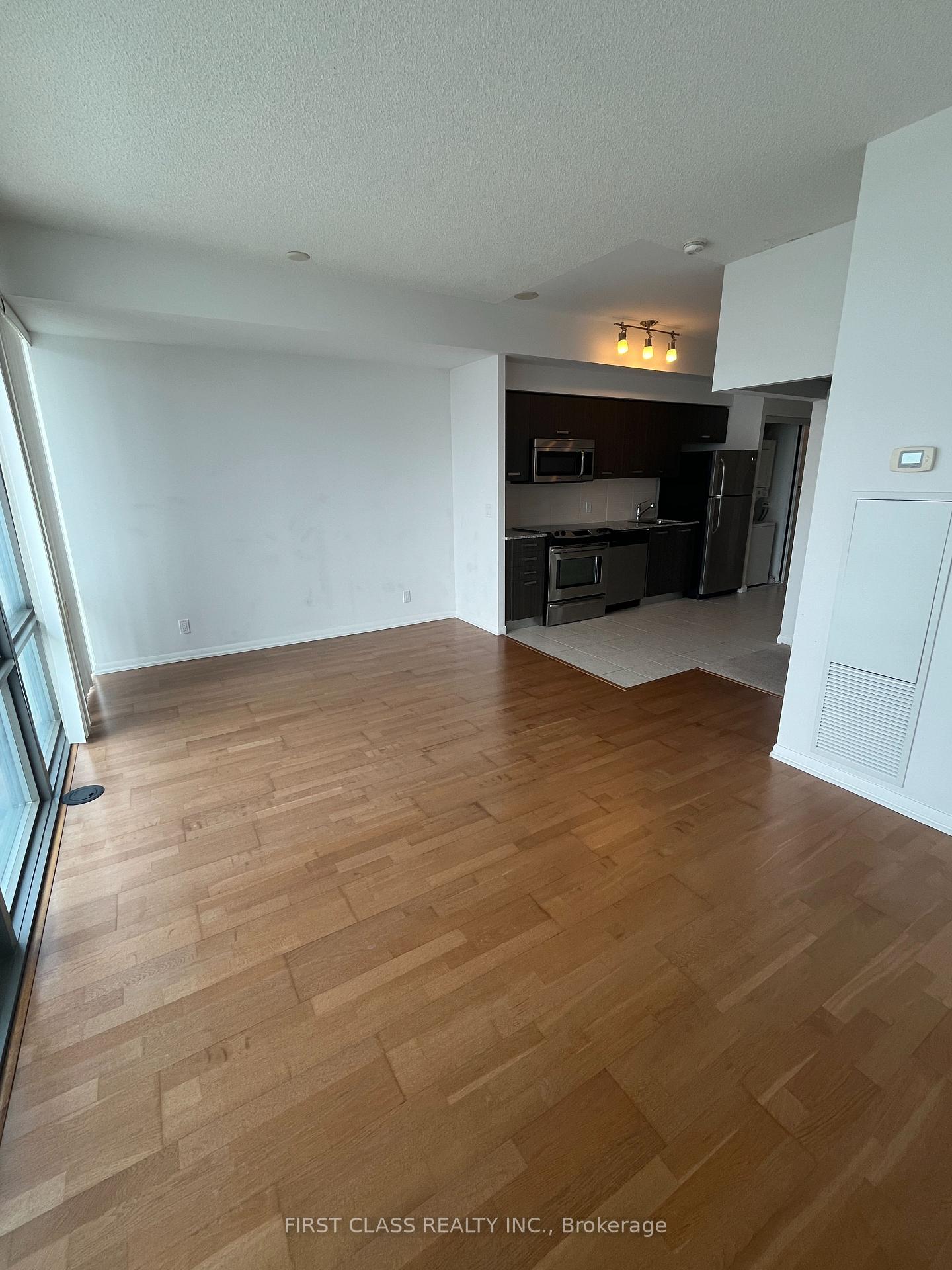 Photo 10 of Unit 2401, 832 Bay Street, Toronto, Bay Street Corridor — HOMEH