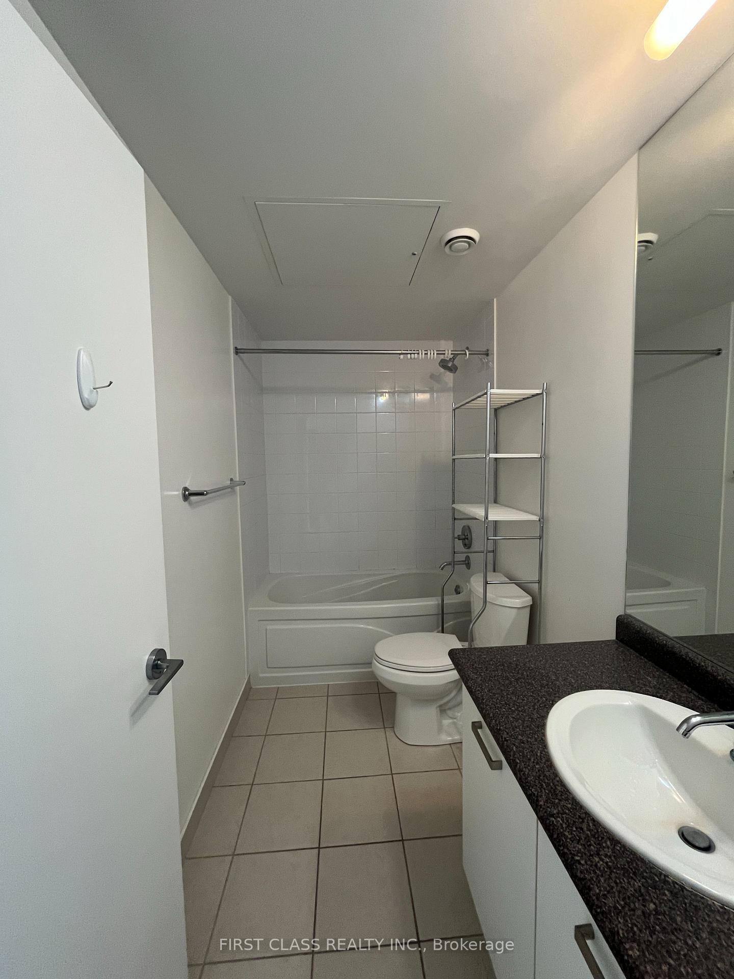 Photo 11 of Unit 2401, 832 Bay Street, Toronto, Bay Street Corridor — HOMEH