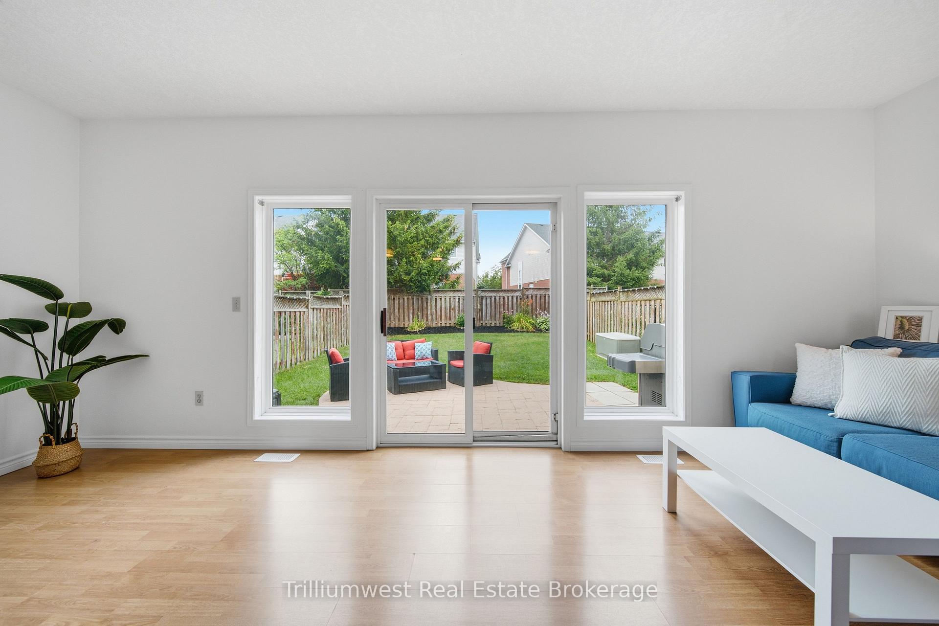 Photo 15 of 518 Brookmill Crescent, Waterloo, Columbia Forest — HOMEH