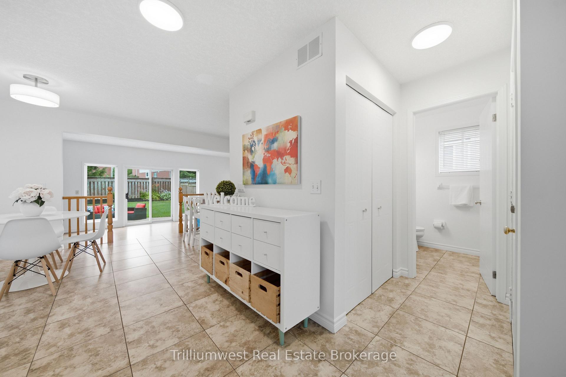 Photo 16 of 518 Brookmill Crescent, Waterloo, Columbia Forest — HOMEH