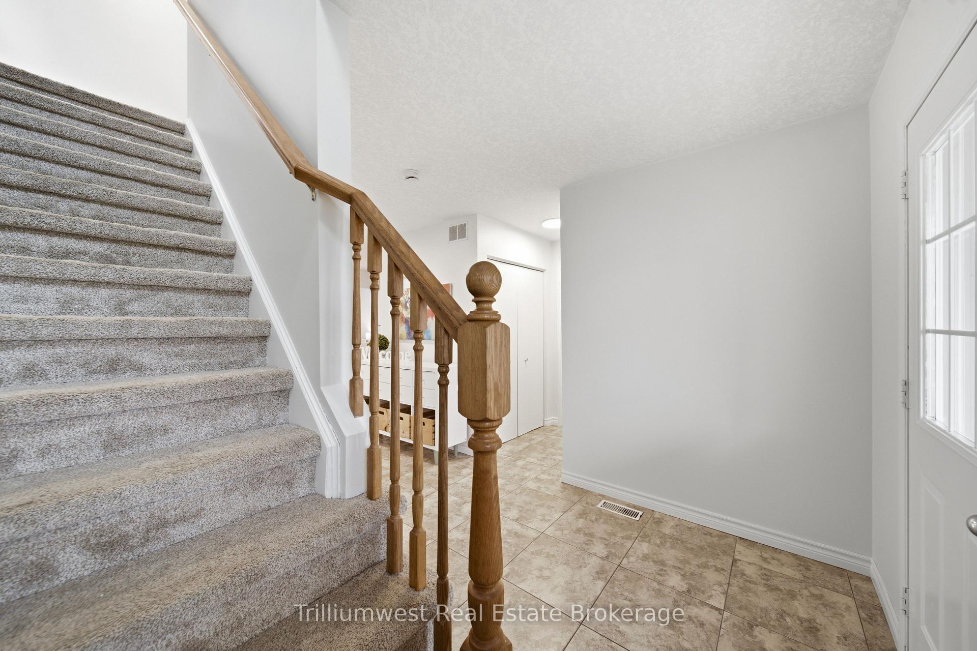 Photo 18 of 518 Brookmill Crescent, Waterloo, Columbia Forest — HOMEH