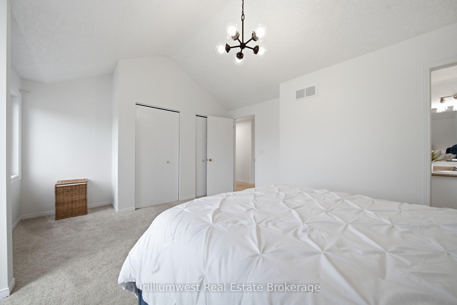 Photo 20 of 518 Brookmill Crescent, Waterloo, Columbia Forest — HOMEH