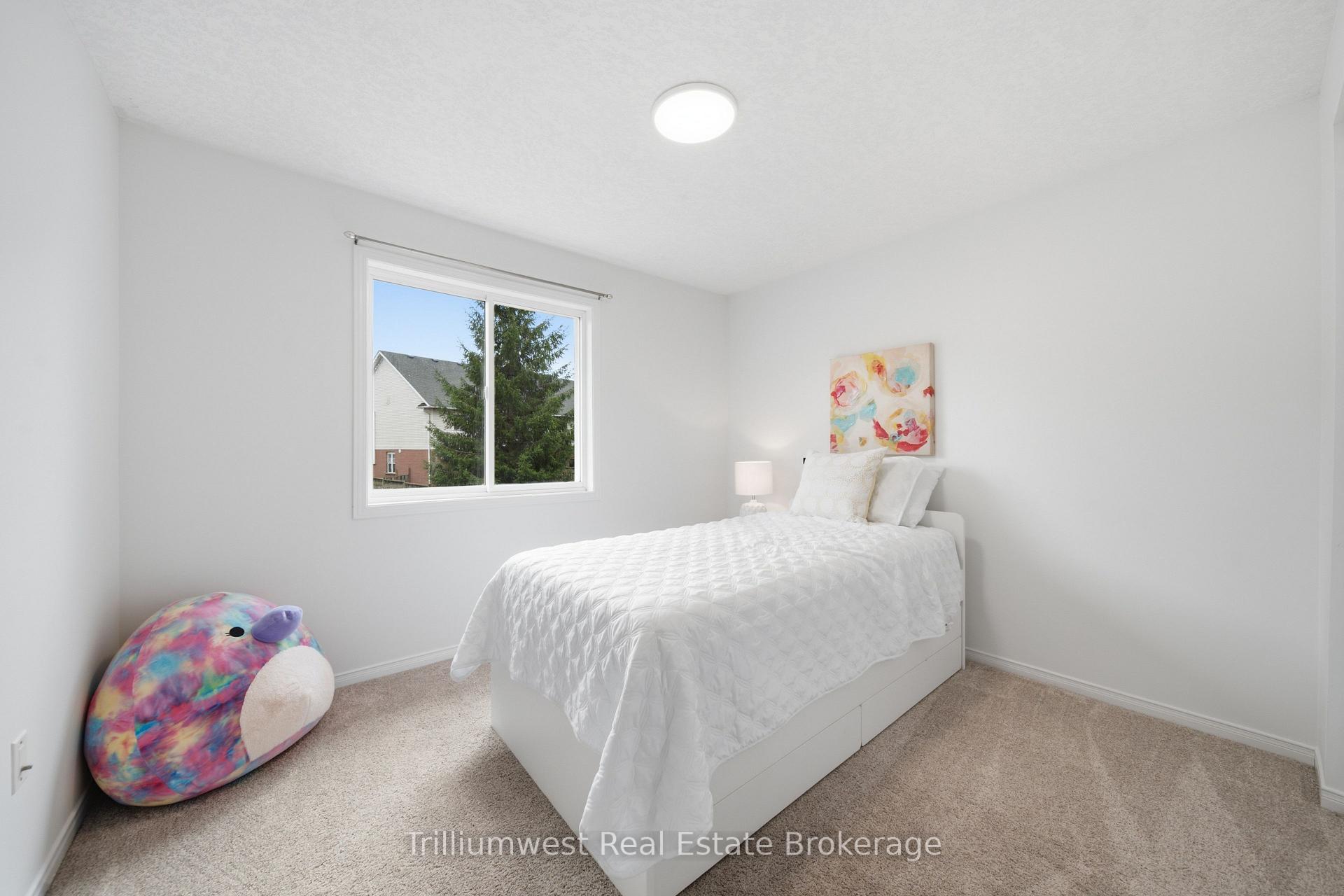 Photo 23 of 518 Brookmill Crescent, Waterloo, Columbia Forest — HOMEH