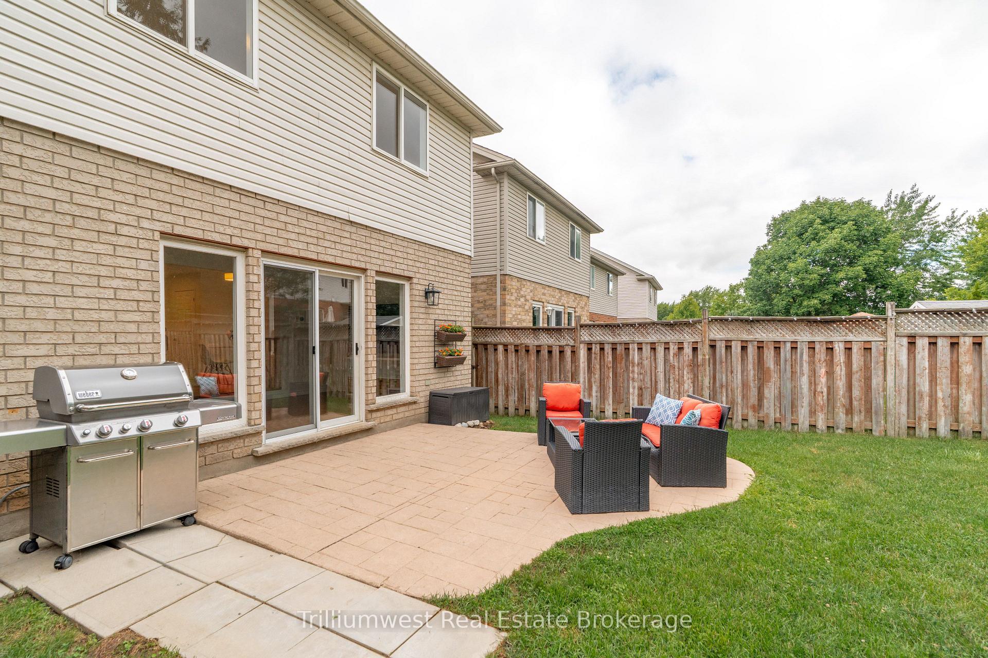 Photo 37 of 518 Brookmill Crescent, Waterloo, Columbia Forest — HOMEH