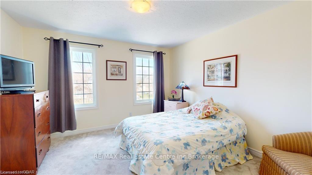 Photo 16 of 39 Waterford Drive, Erin, Hillsburgh — HOMEH