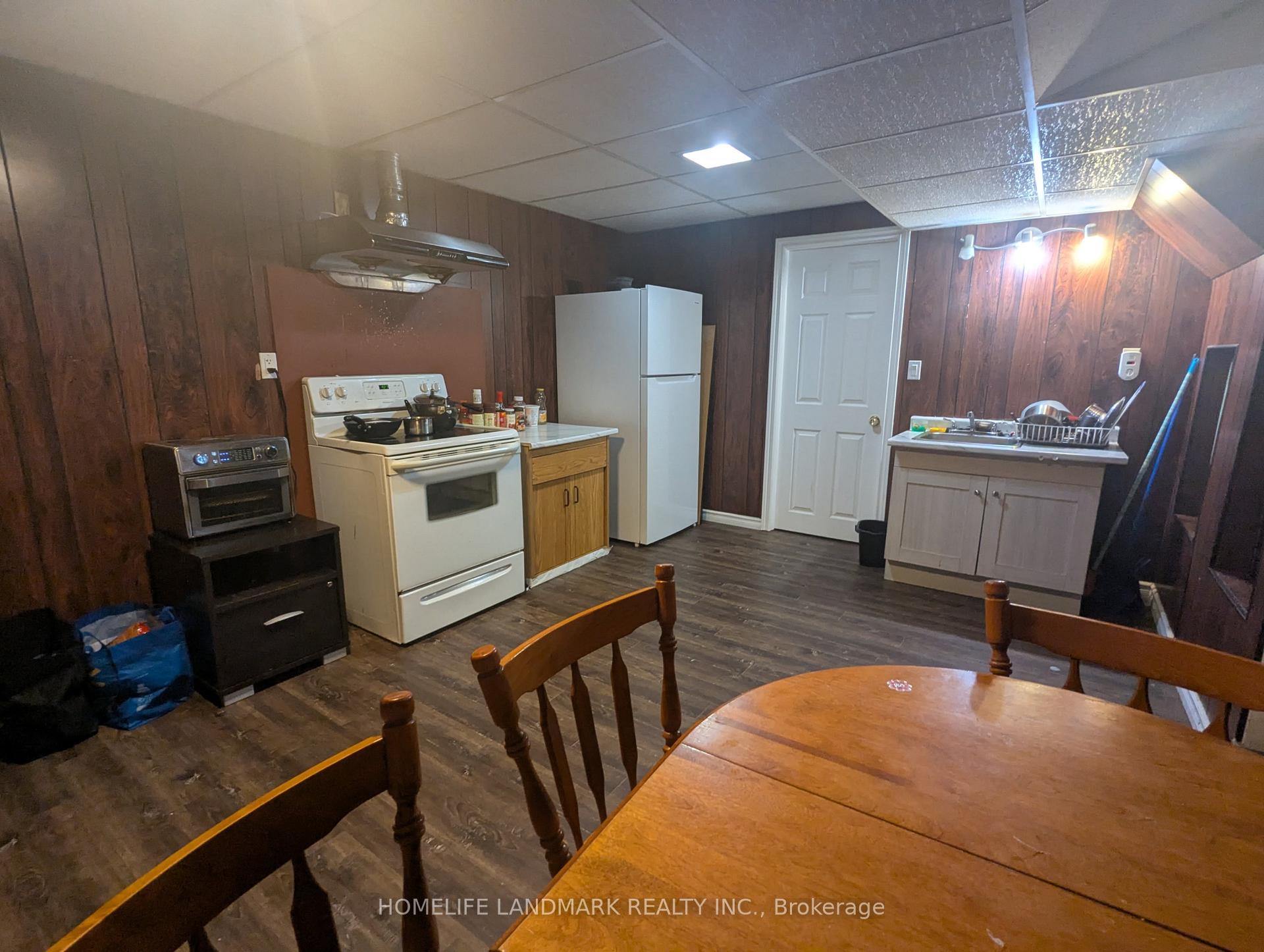 Photo 19 of Unit Lower, 195 Carter Avenue, Waterloo, Downtown Waterloo — HOMEH