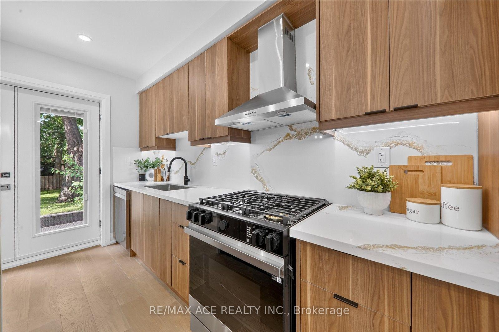 Photo 14 of 100 Dunkirk Road, Toronto, Danforth Village-East York — HOMEH
