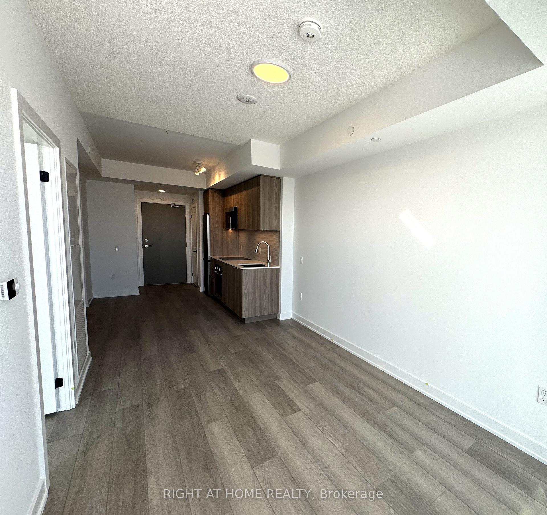 Photo 12 of 15 Skyridge Drive, Brampton, Bram East — HOMEH