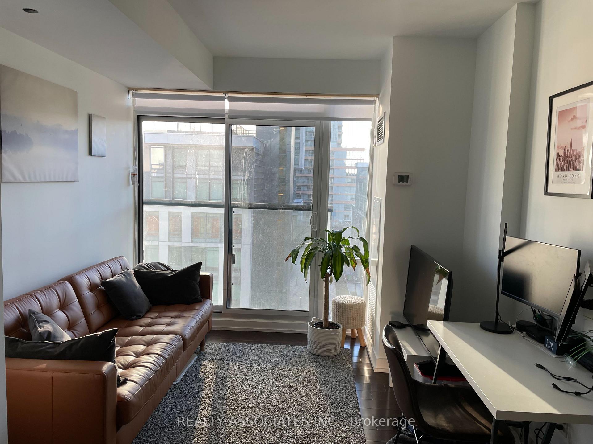 Photo 2 of Unit 707, 170 Fort York Boulevard, Toronto, Waterfront Communities — HOMEH