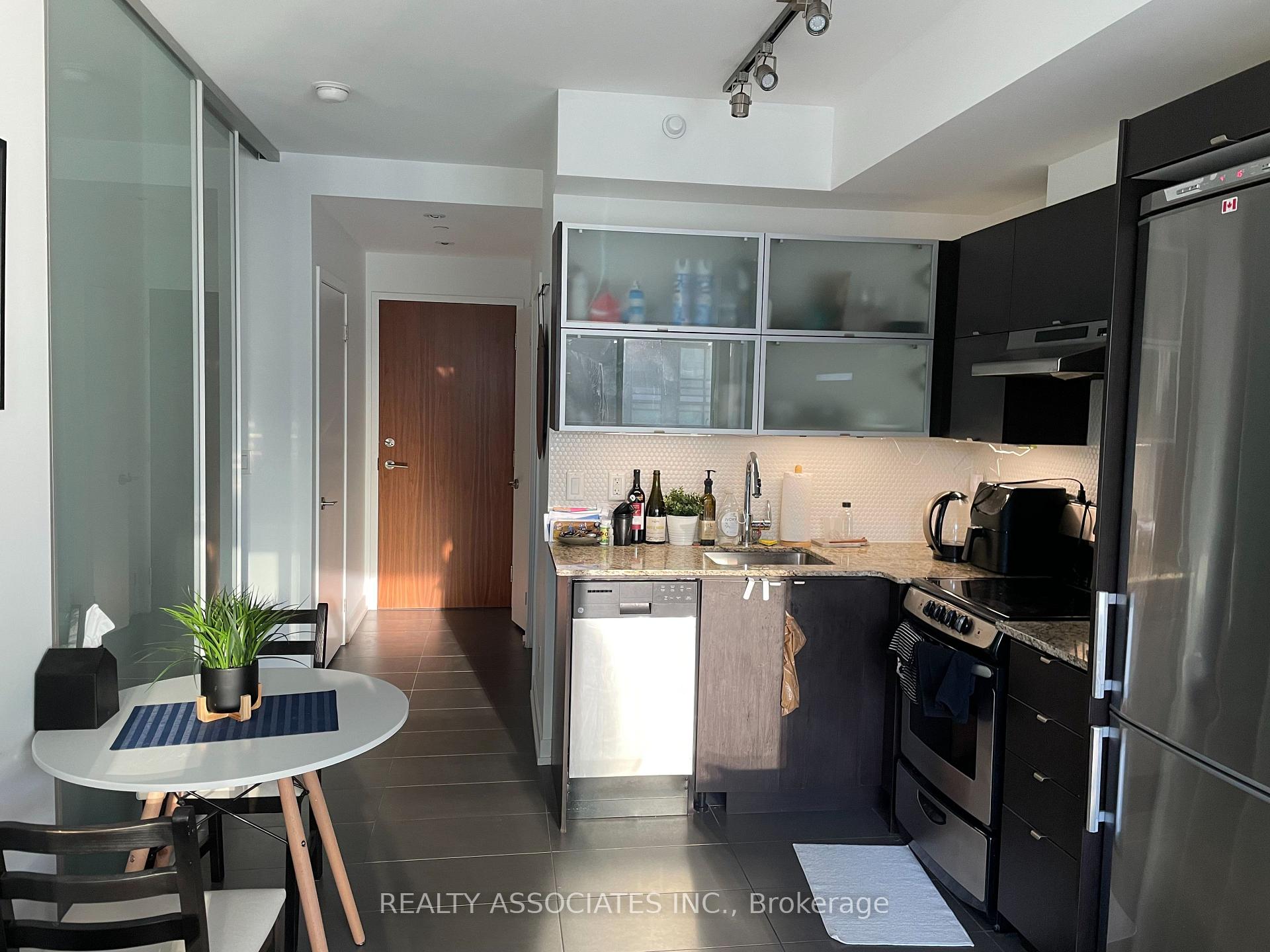 Photo 3 of Unit 707, 170 Fort York Boulevard, Toronto, Waterfront Communities — HOMEH