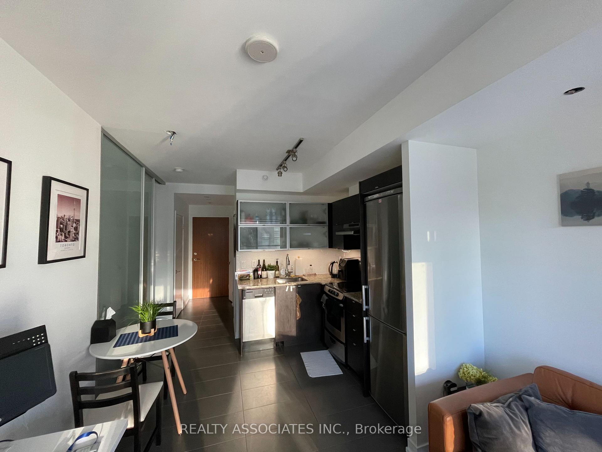 Photo 4 of Unit 707, 170 Fort York Boulevard, Toronto, Waterfront Communities — HOMEH