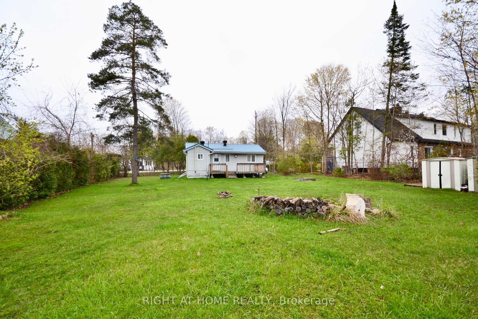Photo 2 of 1987 St John's Road, Innisfil, Alcona — HOMEH