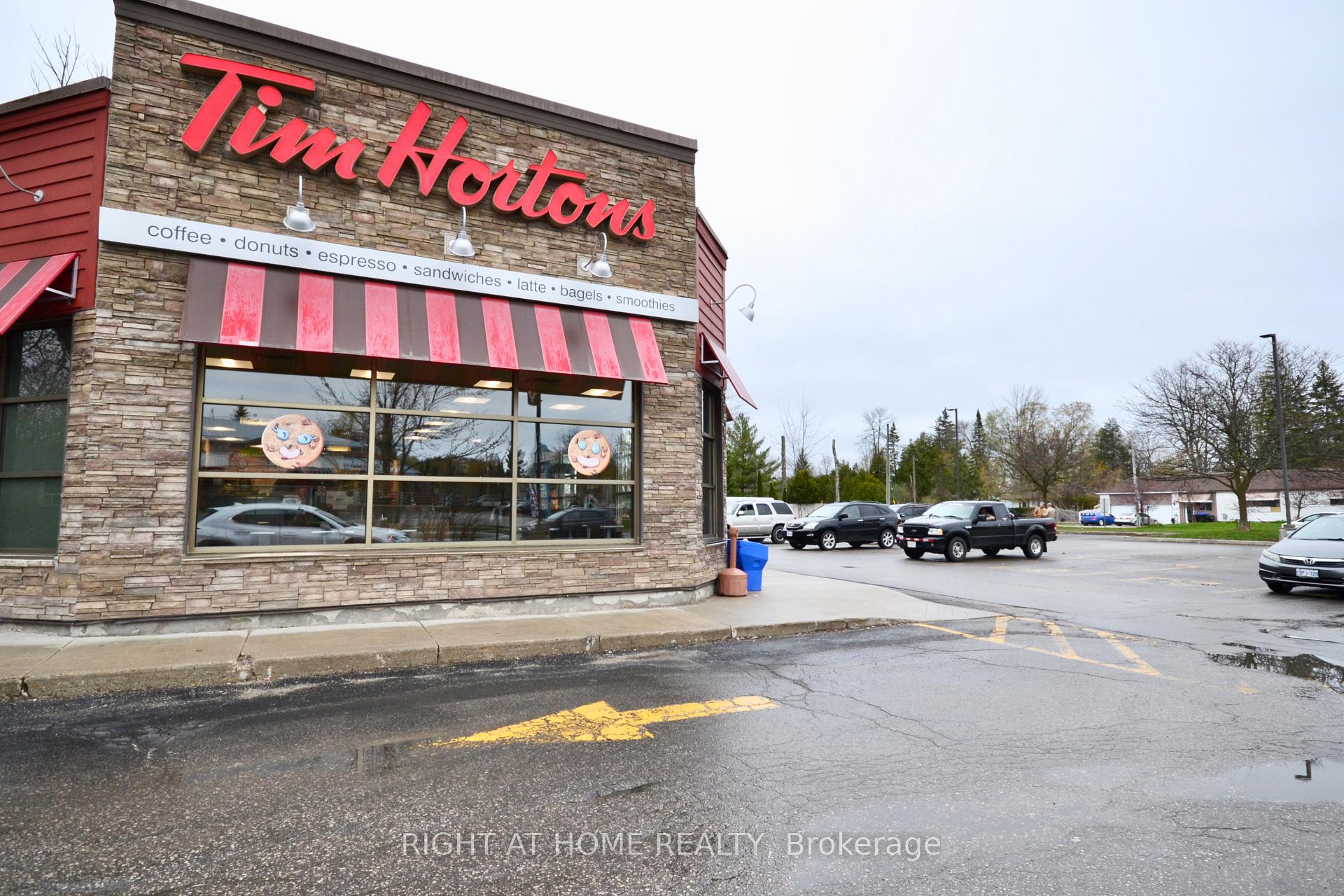 Photo 21 of 1987 St John's Road, Innisfil, Alcona — HOMEH
