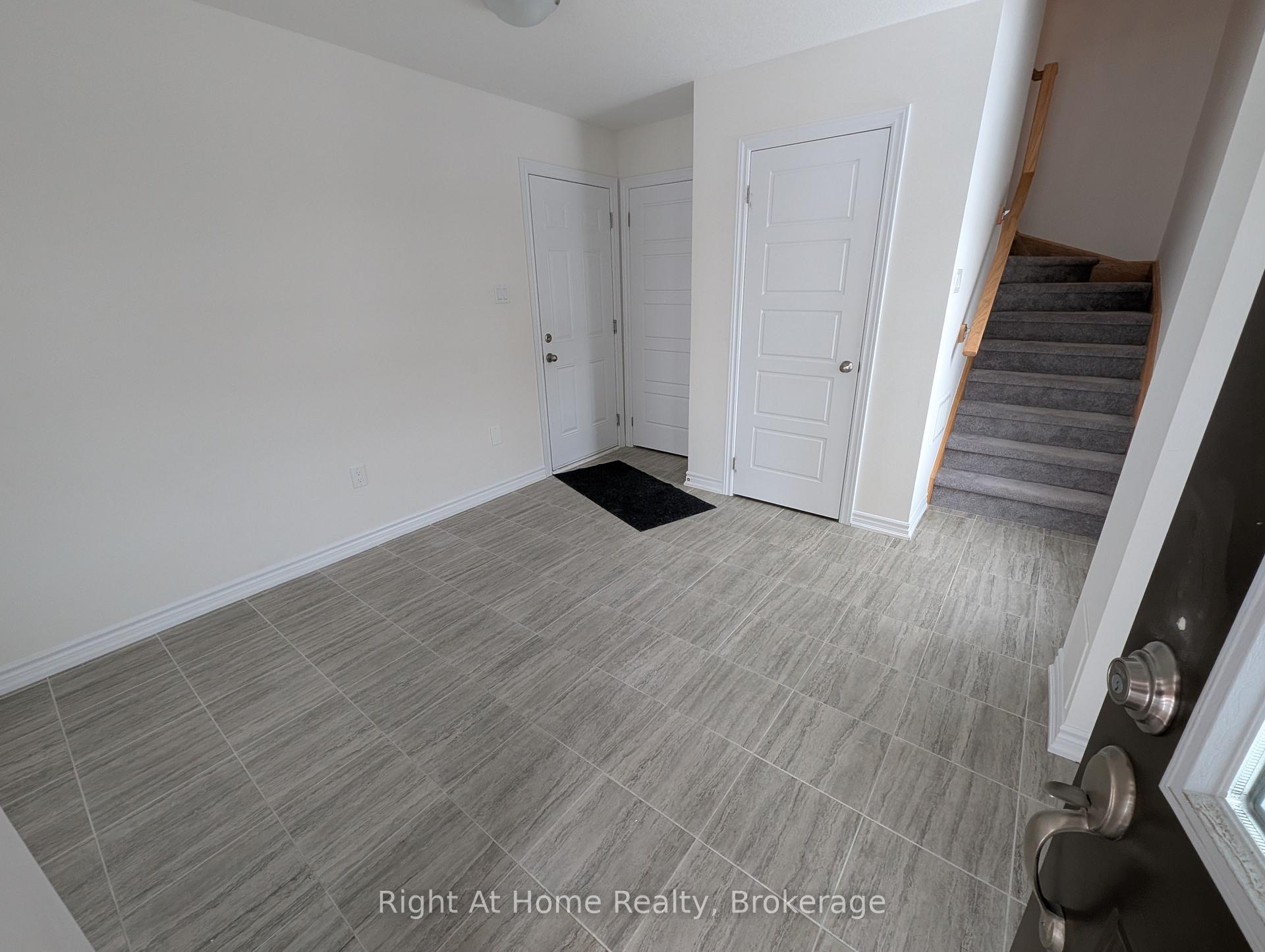 Photo 7 of 17 Roseberry Lane, Kitchener, Heritage Park/Rosemount — HOMEH