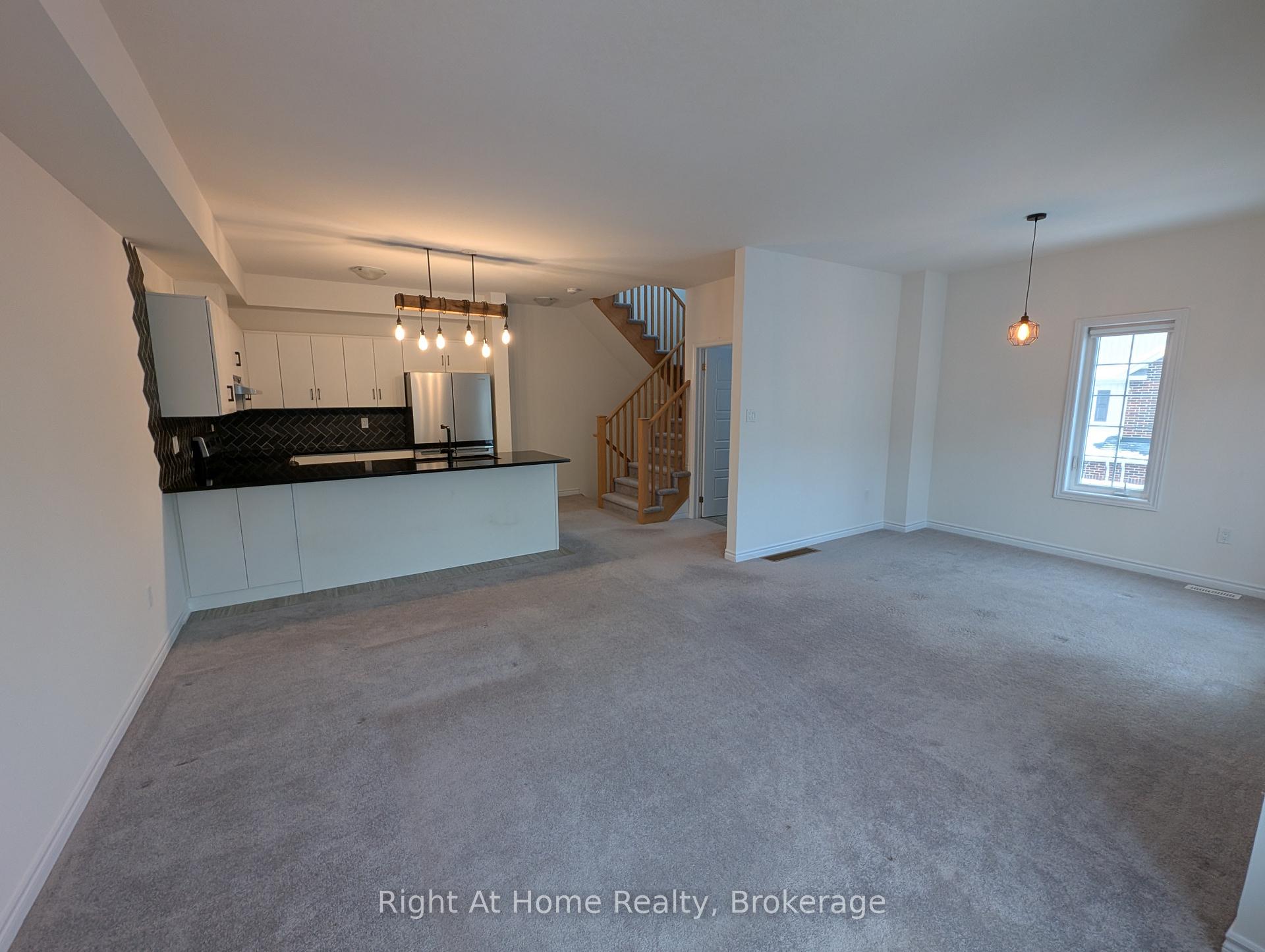 Photo 11 of 17 Roseberry Lane, Kitchener, Heritage Park/Rosemount — HOMEH