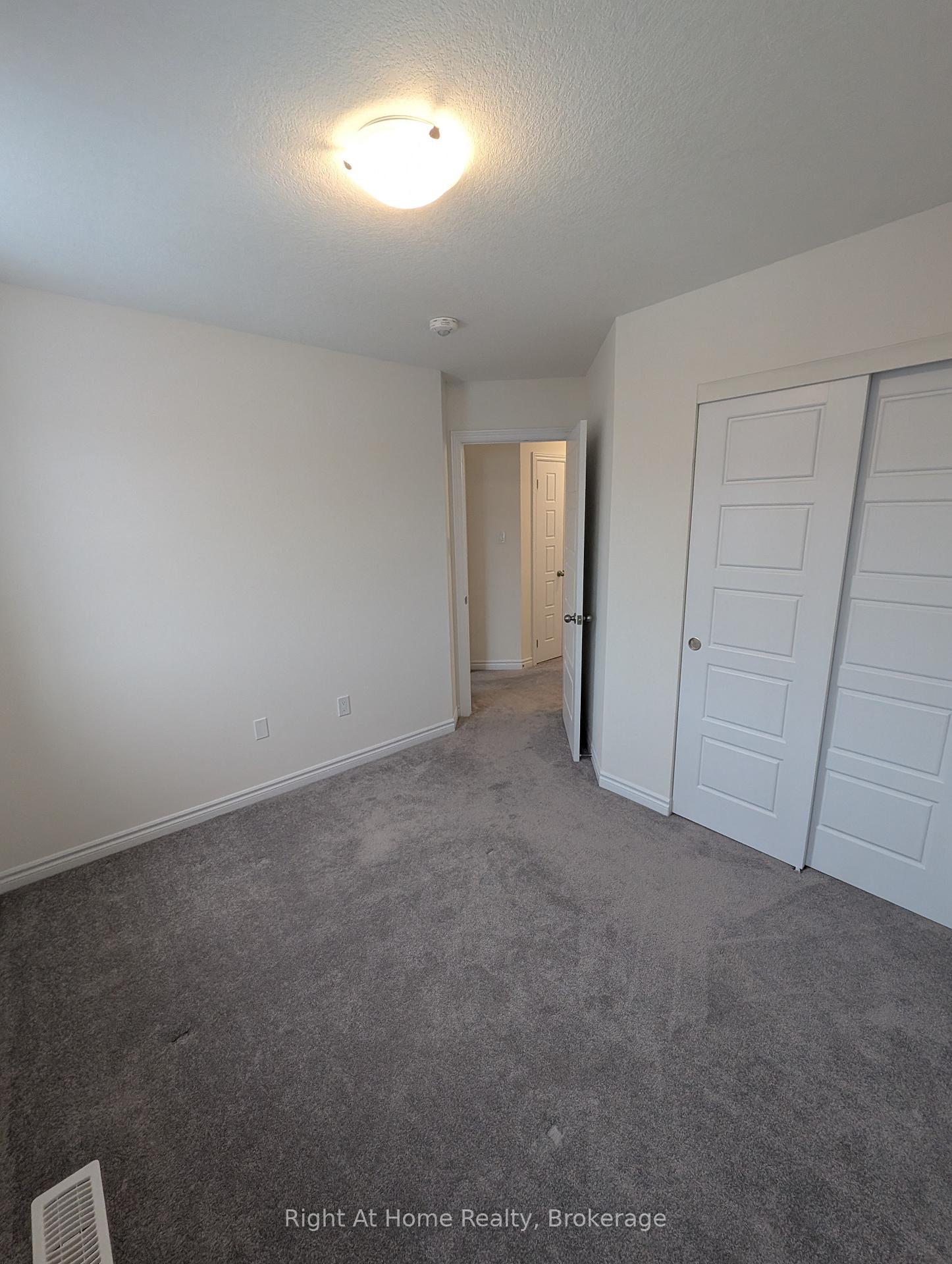 Photo 21 of 17 Roseberry Lane, Kitchener, Heritage Park/Rosemount — HOMEH