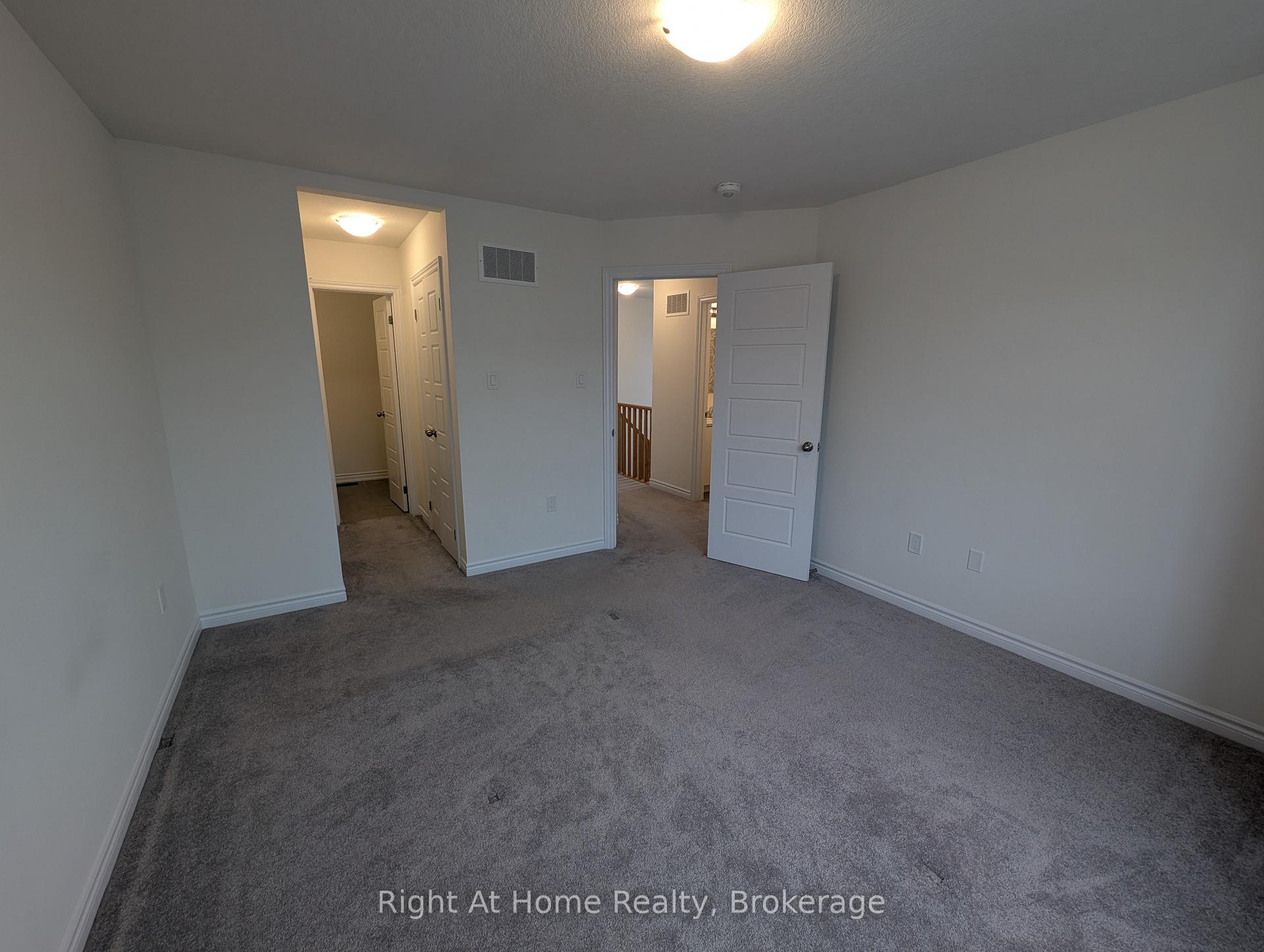 Photo 23 of 17 Roseberry Lane, Kitchener, Heritage Park/Rosemount — HOMEH