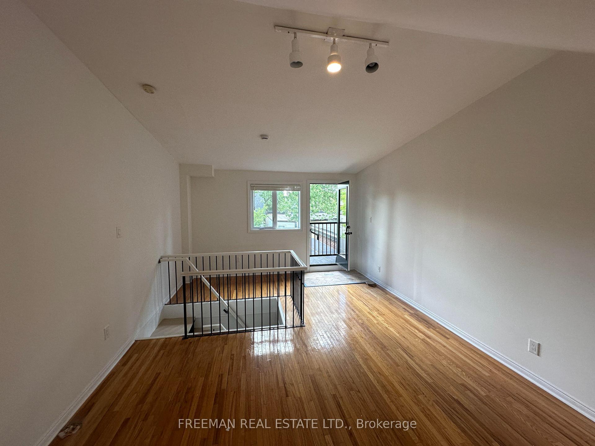 Photo 23 of 37 Grant Street, Toronto, South Riverdale — HOMEH