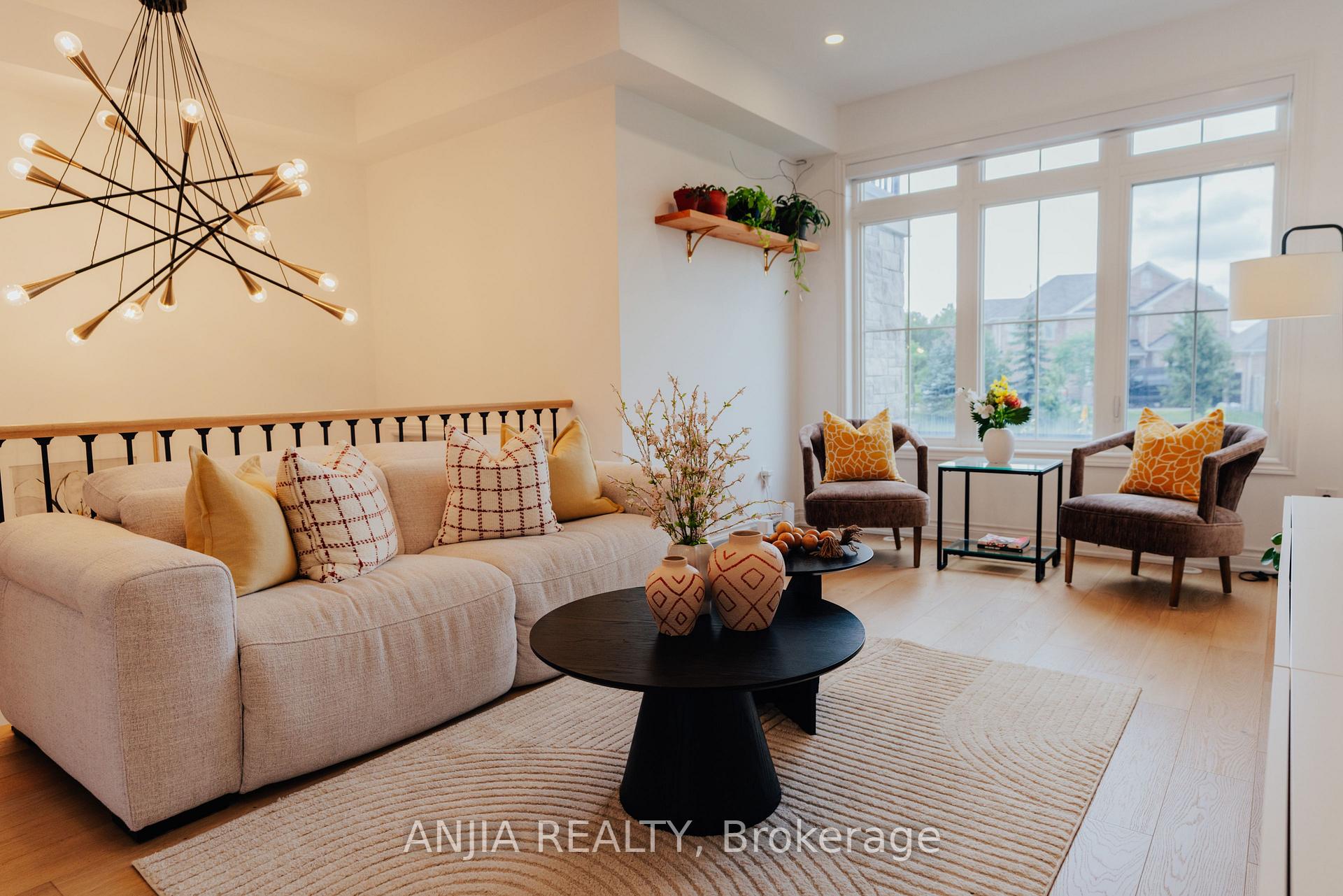 Photo 3 of 221 Dundas Way, Markham, Greensborough — HOMEH