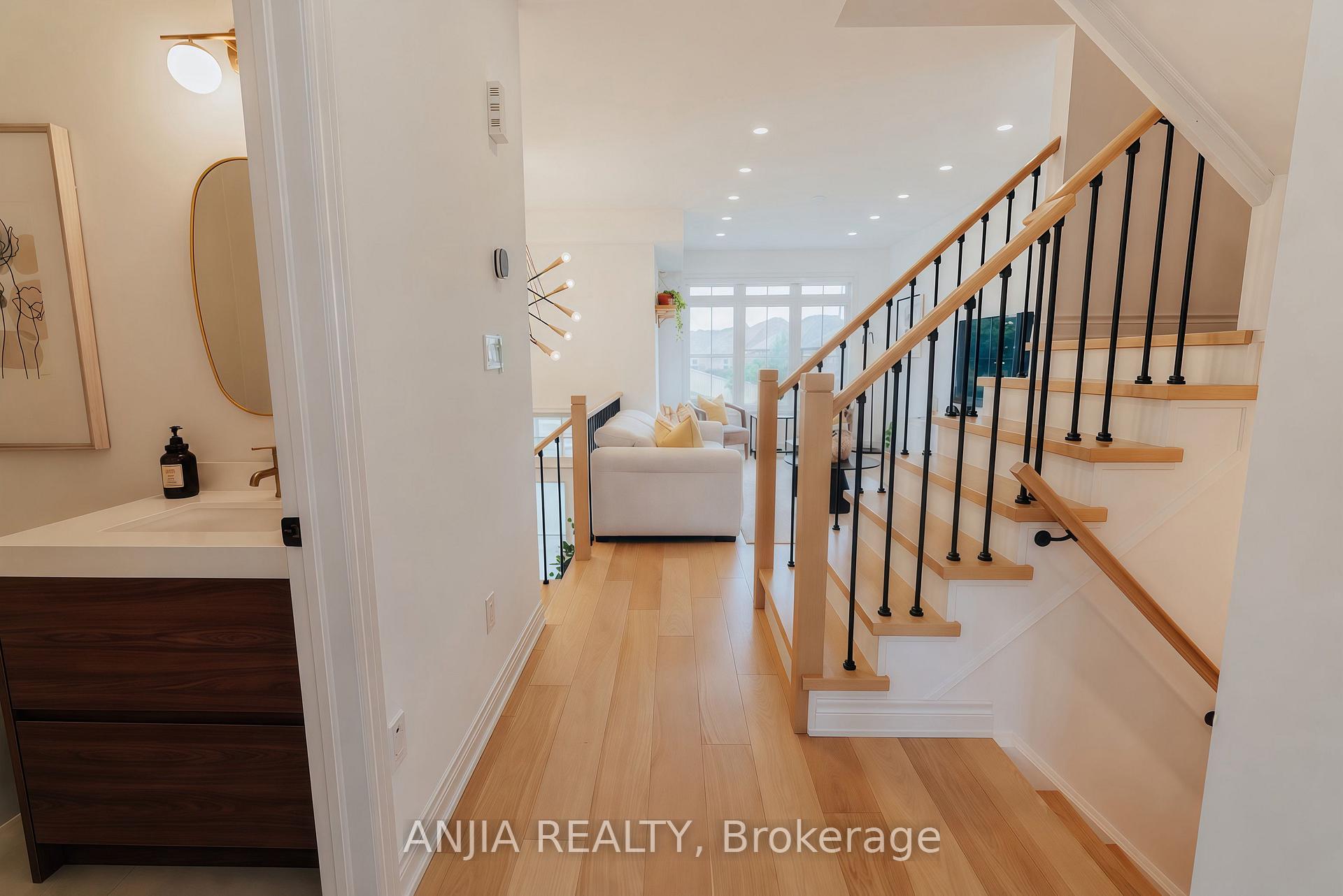 Photo 8 of 221 Dundas Way, Markham, Greensborough — HOMEH