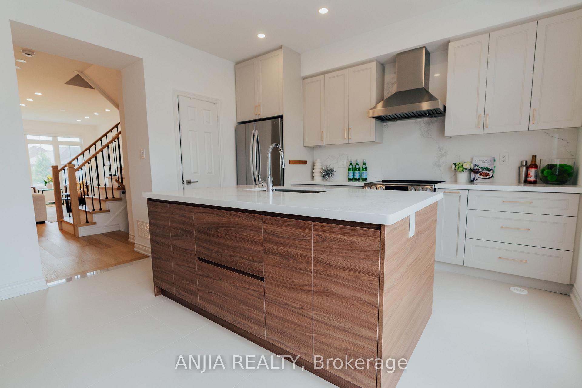 Photo 10 of 221 Dundas Way, Markham, Greensborough — HOMEH