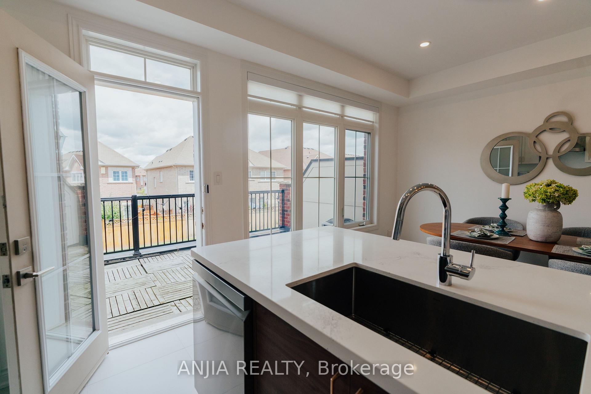 Photo 12 of 221 Dundas Way, Markham, Greensborough — HOMEH