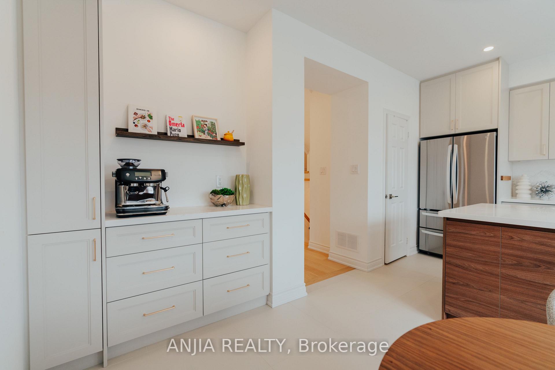Photo 13 of 221 Dundas Way, Markham, Greensborough — HOMEH