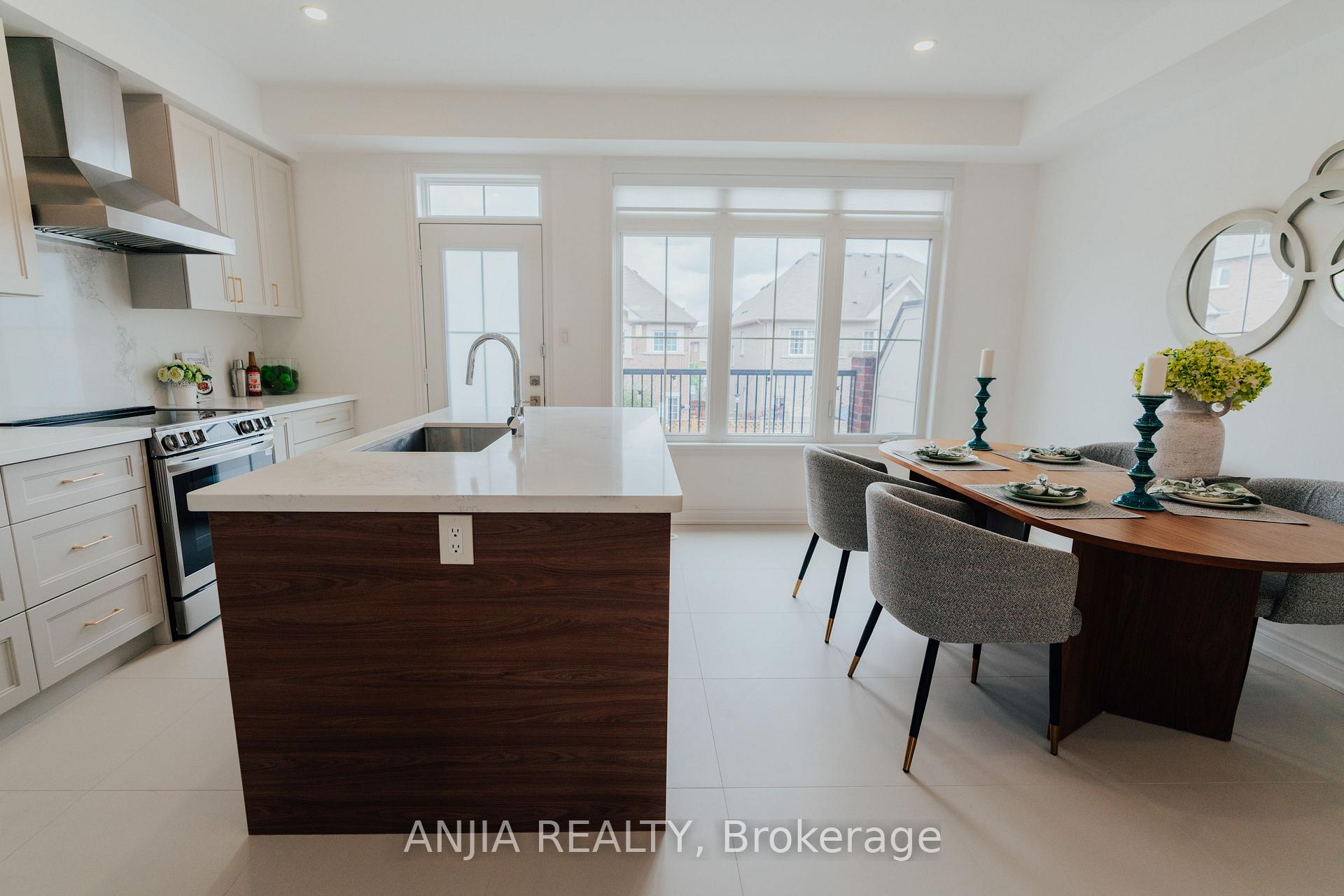 Photo 15 of 221 Dundas Way, Markham, Greensborough — HOMEH
