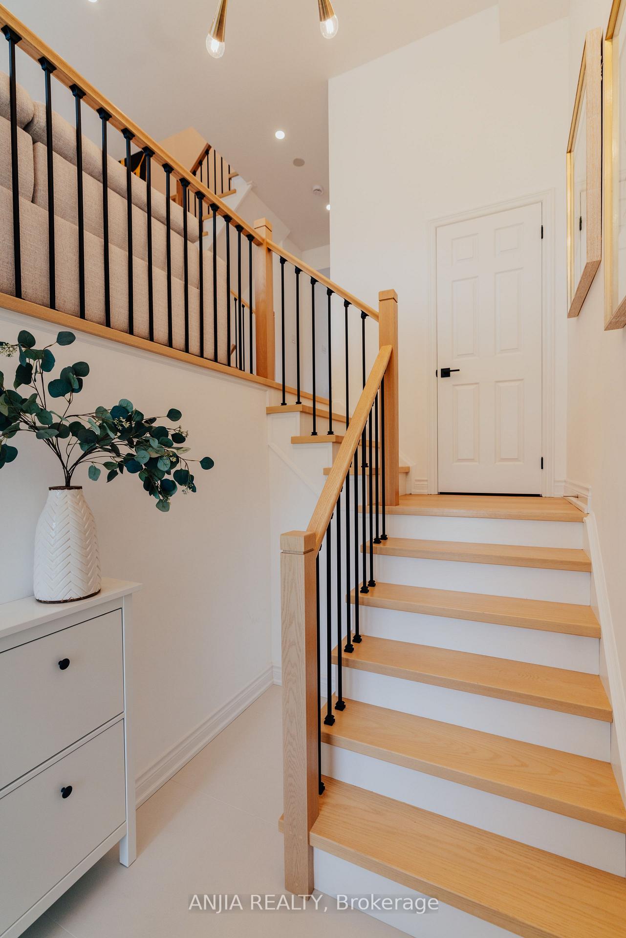 Photo 37 of 221 Dundas Way, Markham, Greensborough — HOMEH