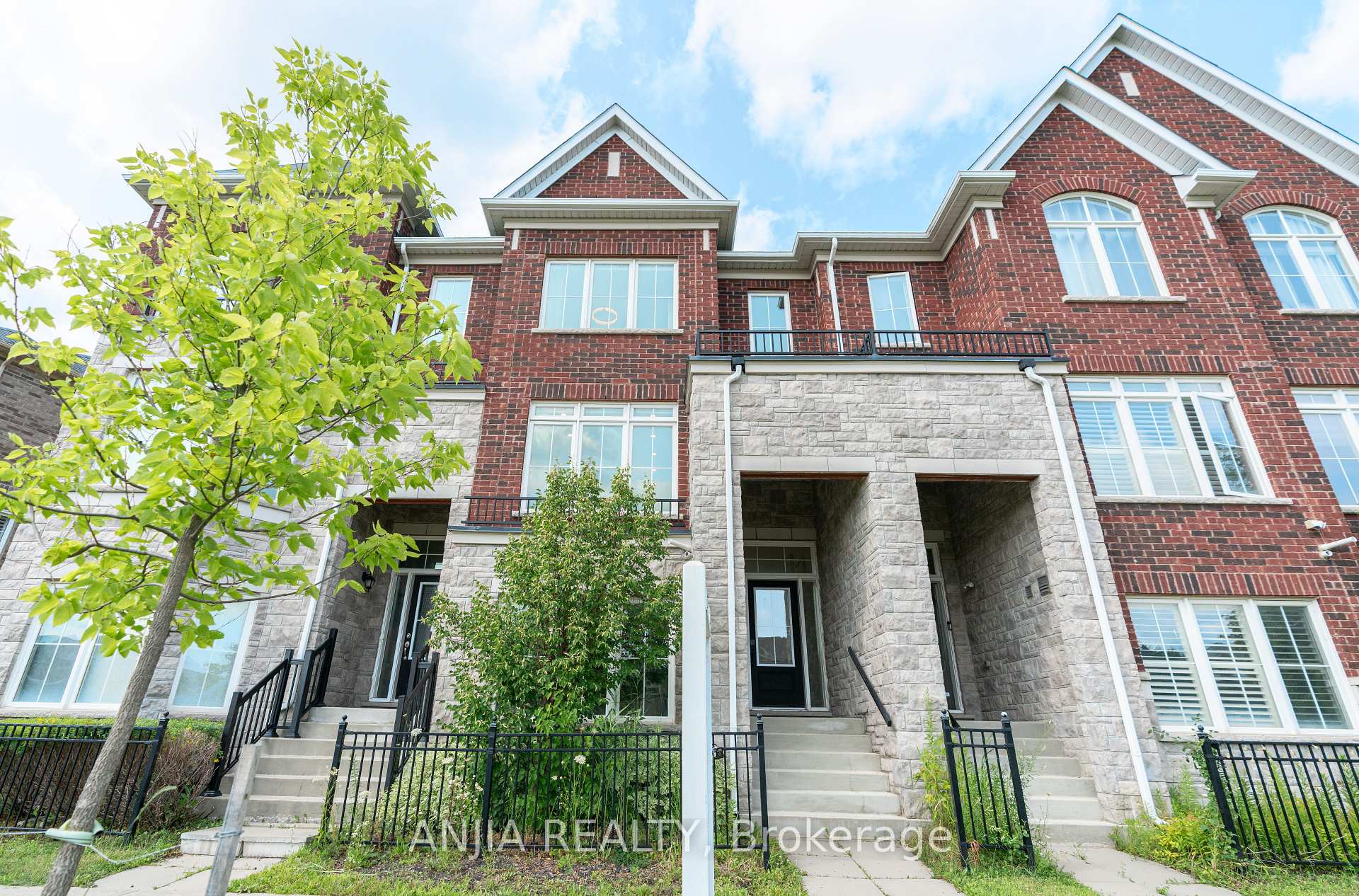 Photo 40 of 221 Dundas Way, Markham, Greensborough — HOMEH