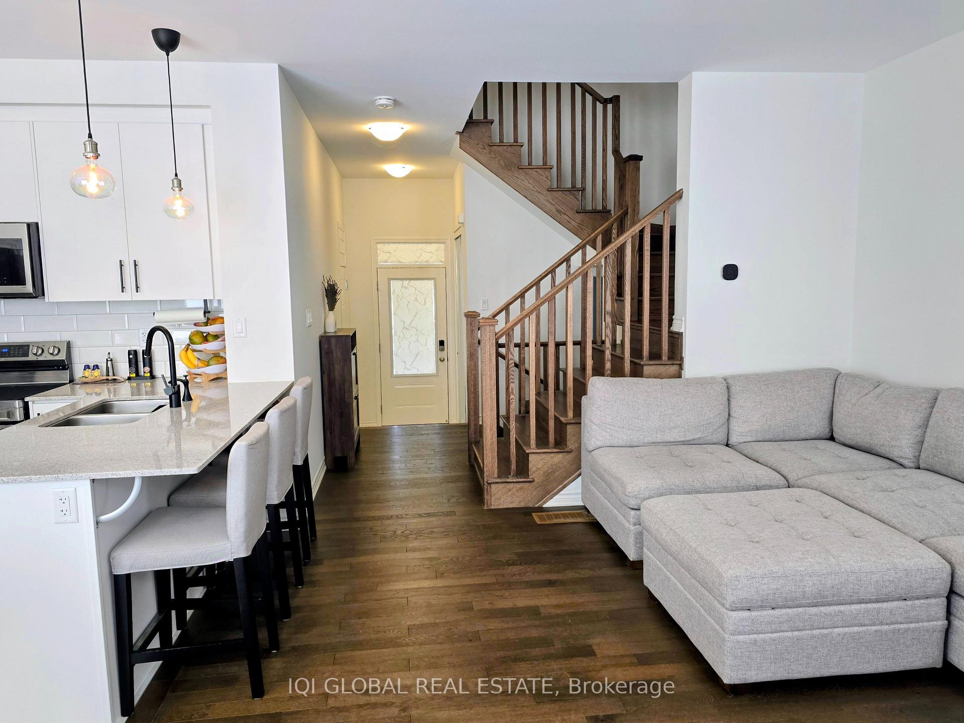 Photo 4 of 357 Reid Drive, Barrie, Rural Barrie Southwest — HOMEH