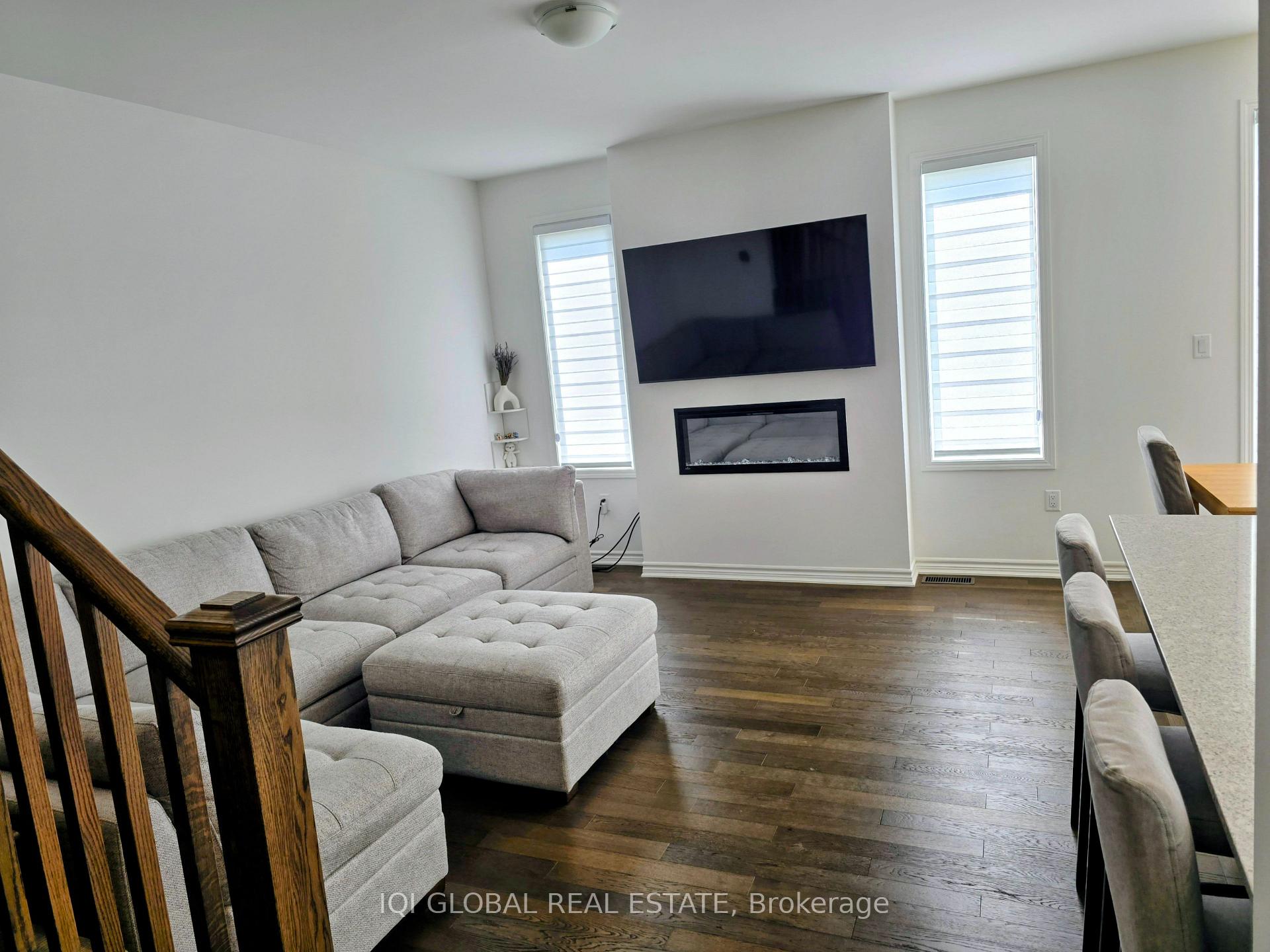 Photo 5 of 357 Reid Drive, Barrie, Rural Barrie Southwest — HOMEH