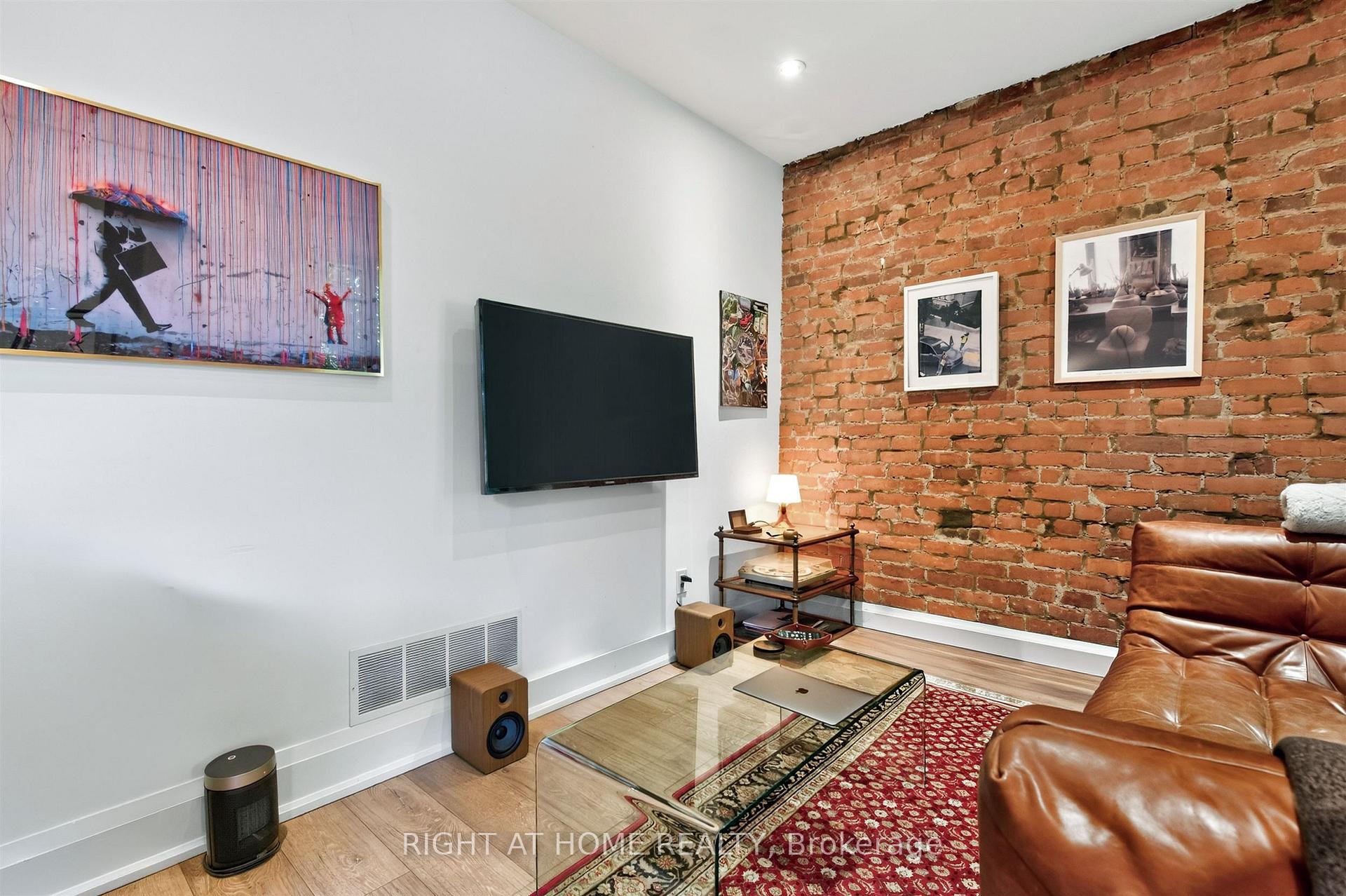 Photo 4 of 65 Rusholme Park Crescent, Toronto, Little Portugal — HOMEH