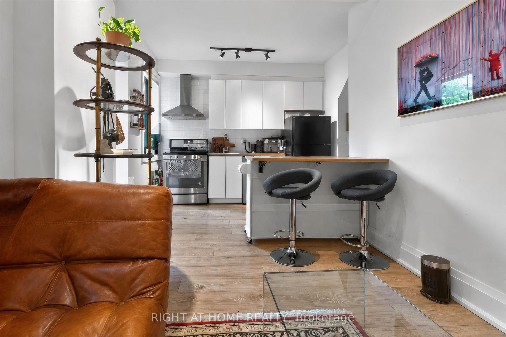 Photo 8 of 65 Rusholme Park Crescent, Toronto, Little Portugal — HOMEH