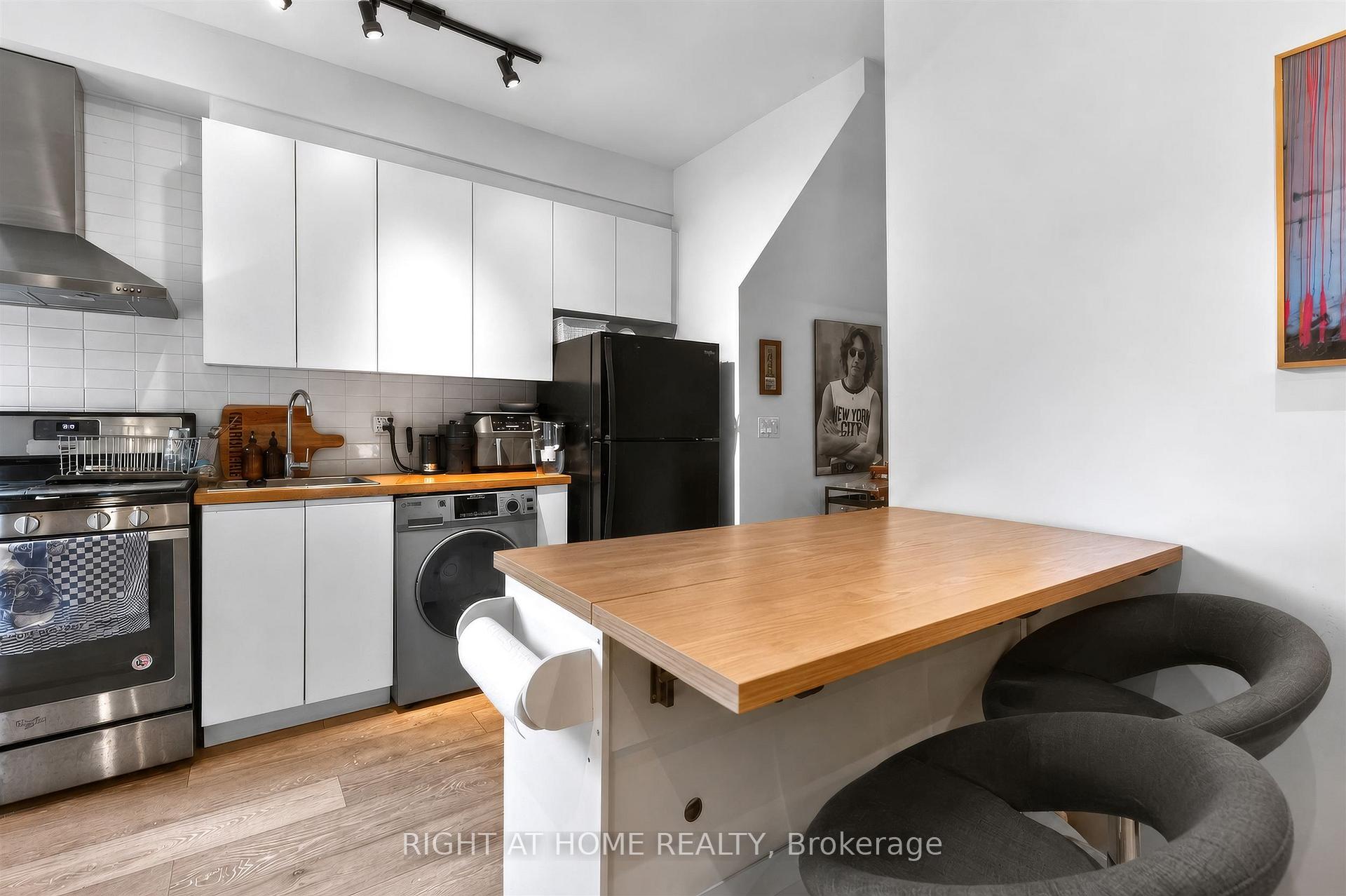 Photo 9 of 65 Rusholme Park Crescent, Toronto, Little Portugal — HOMEH