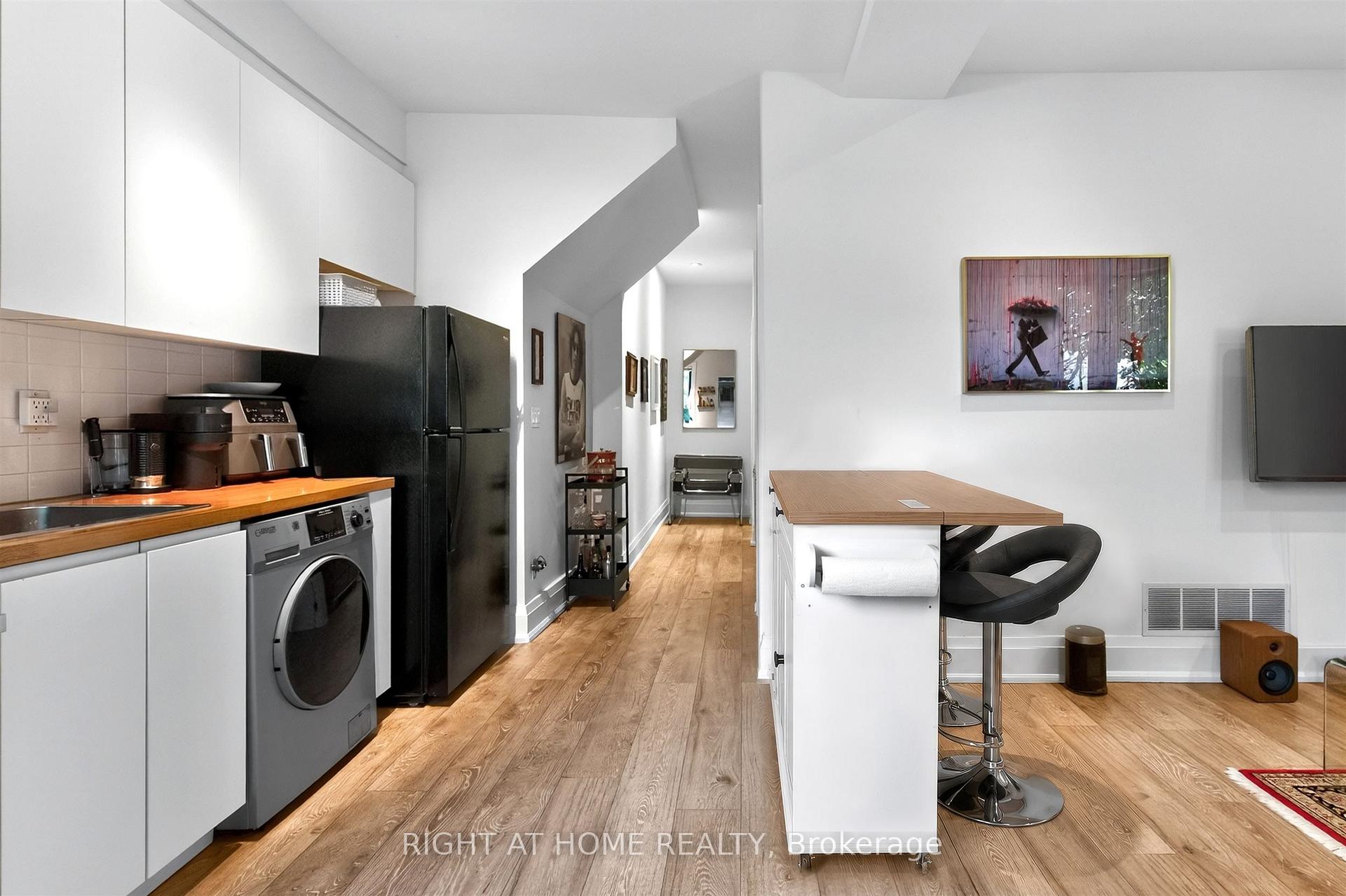 Photo 10 of 65 Rusholme Park Crescent, Toronto, Little Portugal — HOMEH