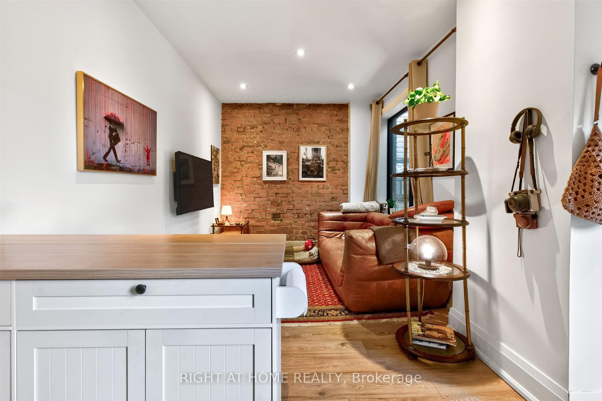 Photo 12 of 65 Rusholme Park Crescent, Toronto, Little Portugal — HOMEH