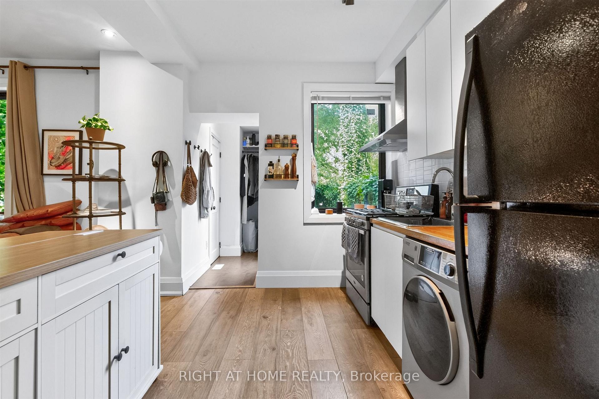 Photo 13 of 65 Rusholme Park Crescent, Toronto, Little Portugal — HOMEH