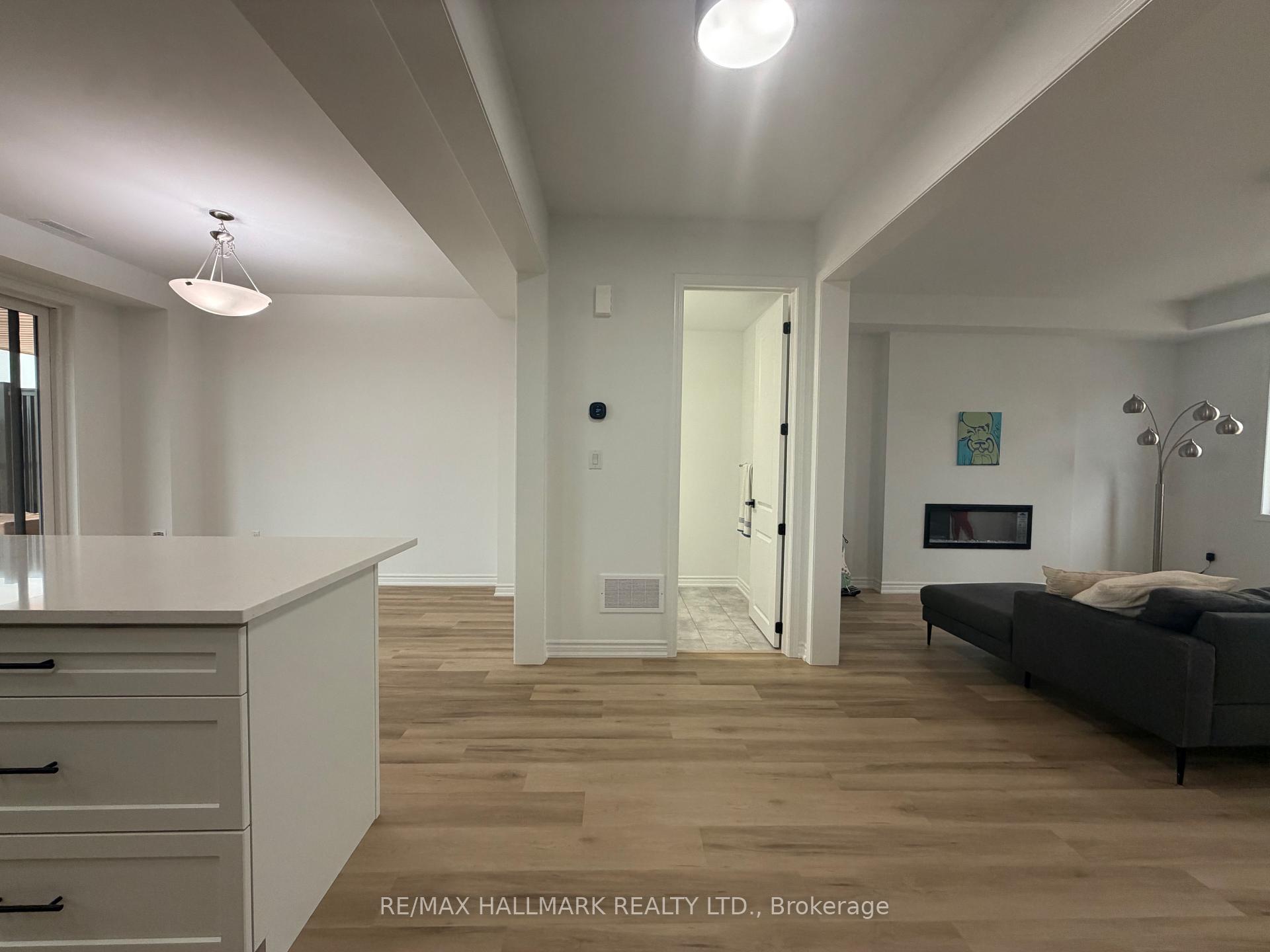 Photo 10 of 3384 Wrybill Path, Oakville, Joshua Meadows — HOMEH