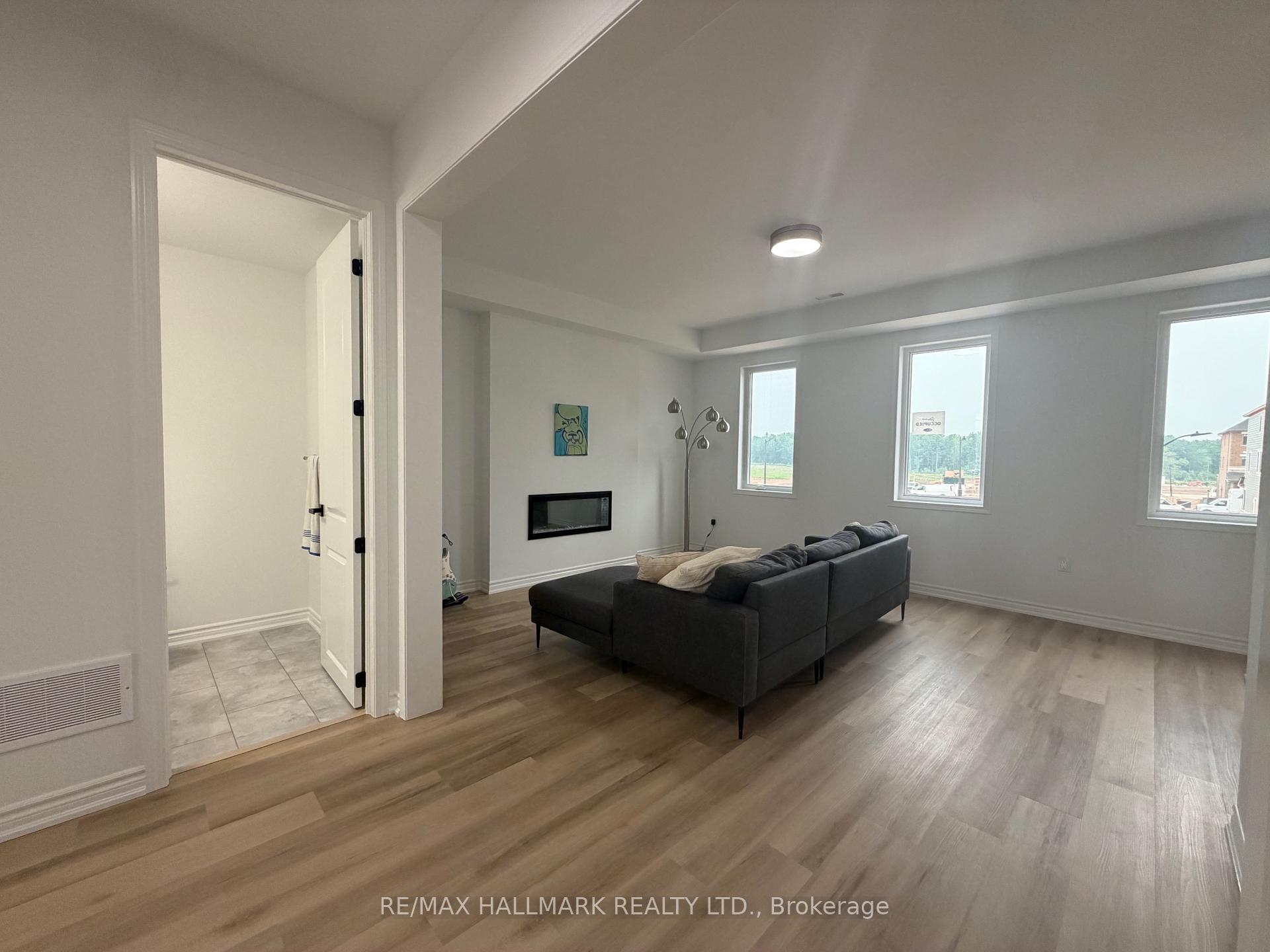 Photo 15 of 3384 Wrybill Path, Oakville, Joshua Meadows — HOMEH