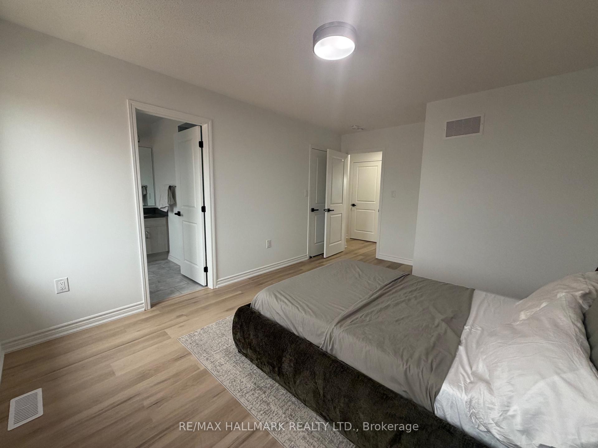 Photo 25 of 3384 Wrybill Path, Oakville, Joshua Meadows — HOMEH