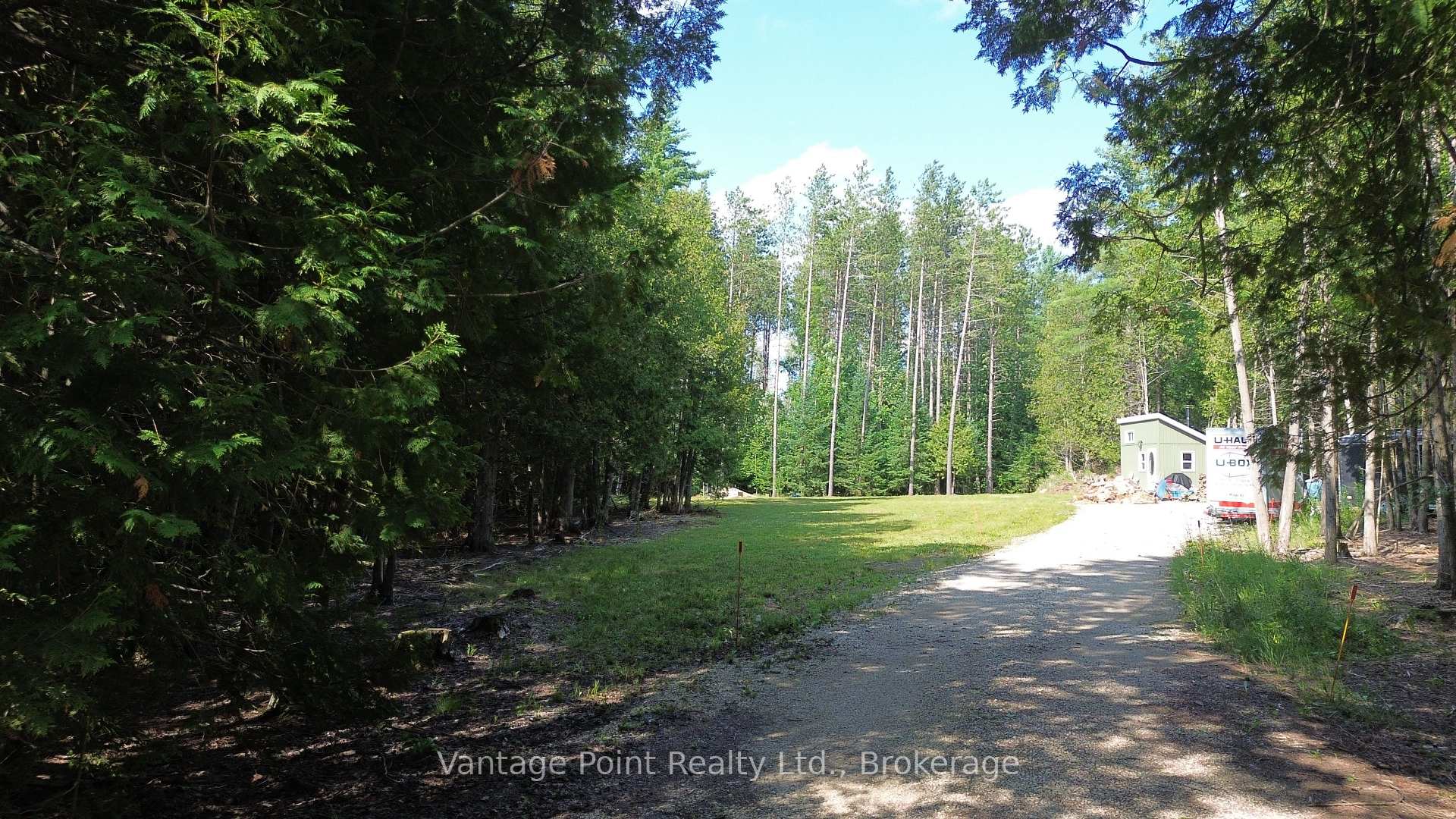 Photo 3 of 796331 East Back Line, Chatsworth — HOMEH