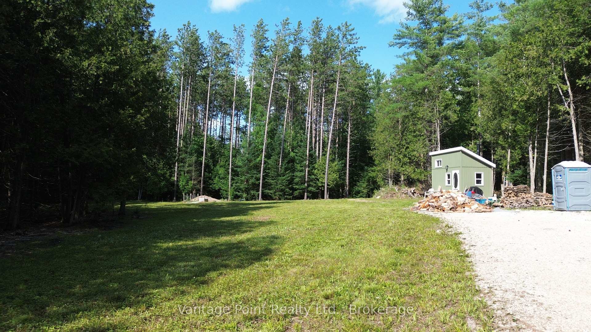Photo 29 of 796331 East Back Line, Chatsworth — HOMEH