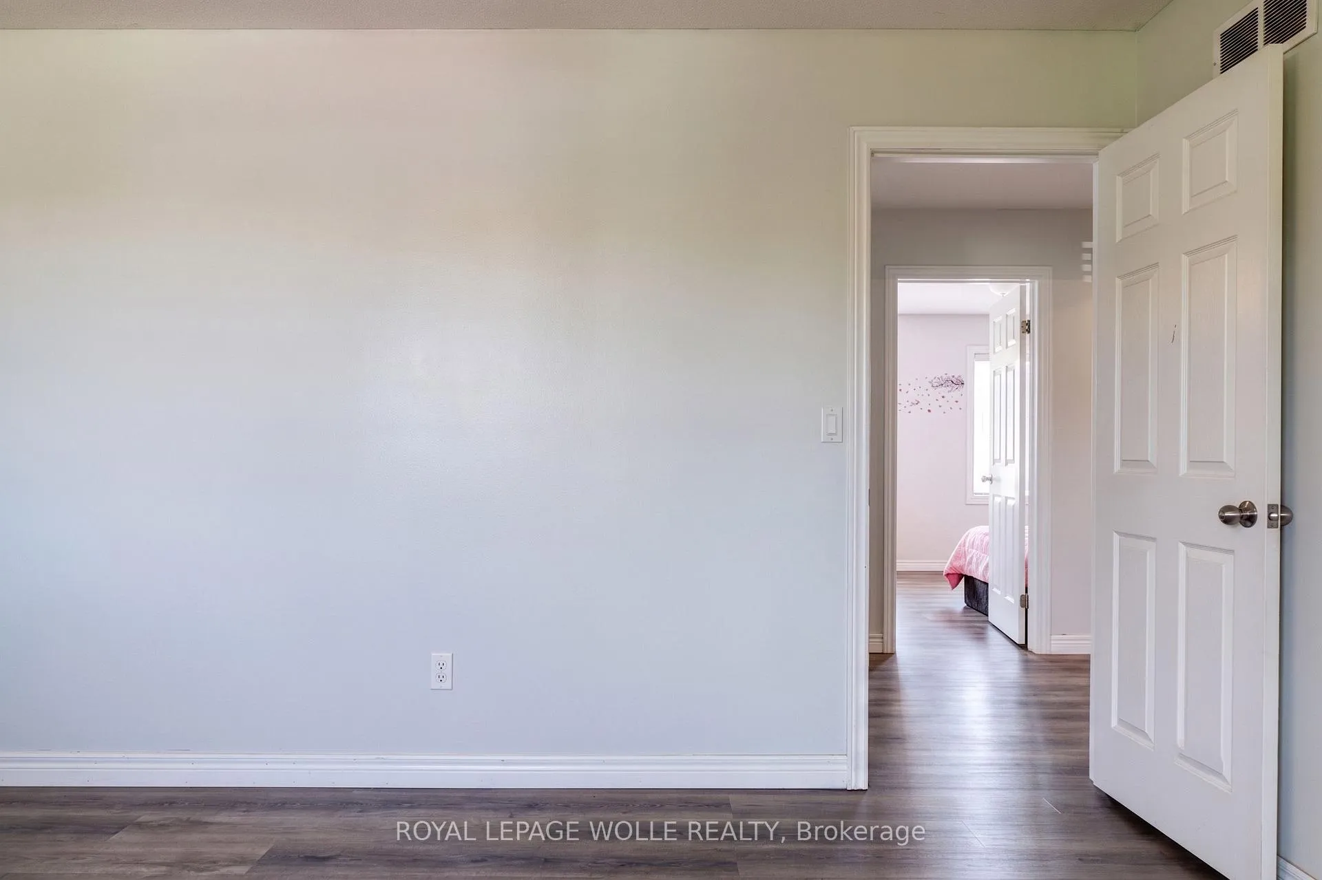 Photo 25 of 264 Vincent Drive, North Dumfries, Ayr — HOMEH