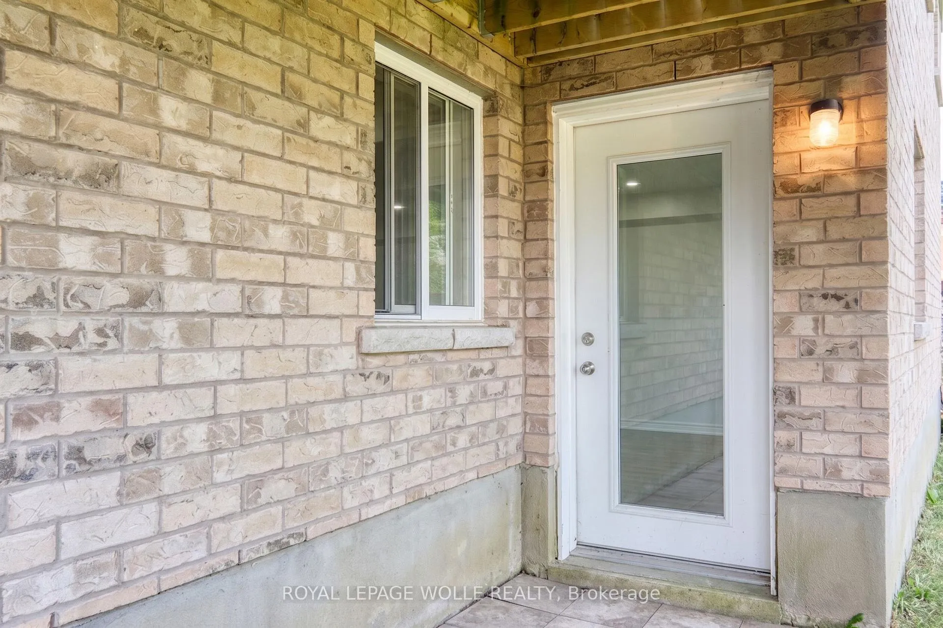 Photo 33 of 264 Vincent Drive, North Dumfries, Ayr — HOMEH