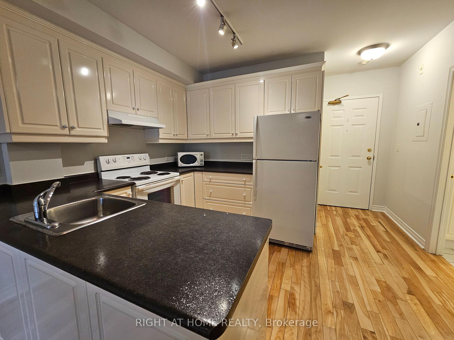 Photo 4 of Unit 203, 648A Yonge Street, Toronto, Church-Yonge Corridor — HOMEH